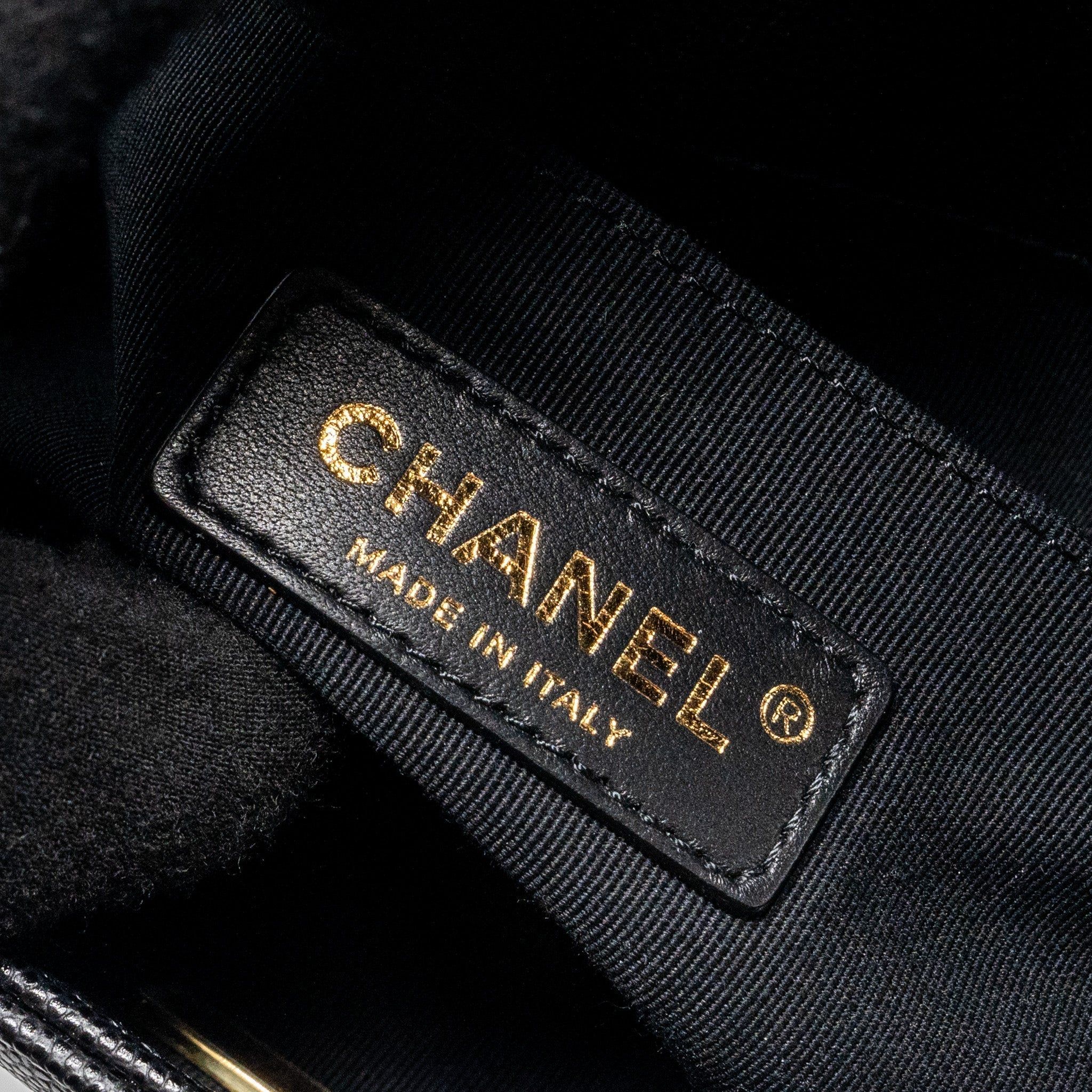 chanel-small-boy-bag-caviar-black-ghwmicrochip