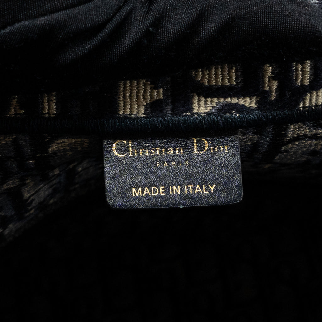 dior-large-book-tote-blue-dior-oblique-embroidery