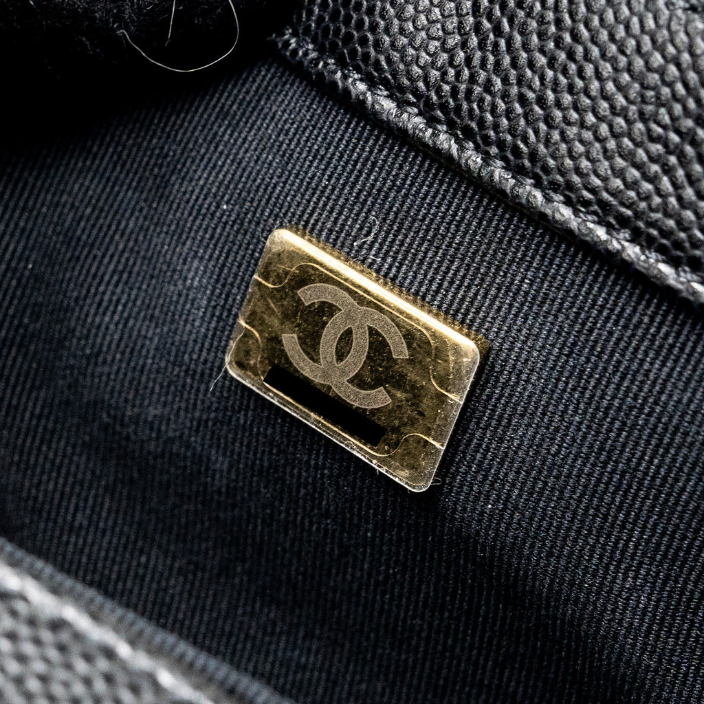 chanel-small-boy-bag-caviar-black-ghwmicrochip
