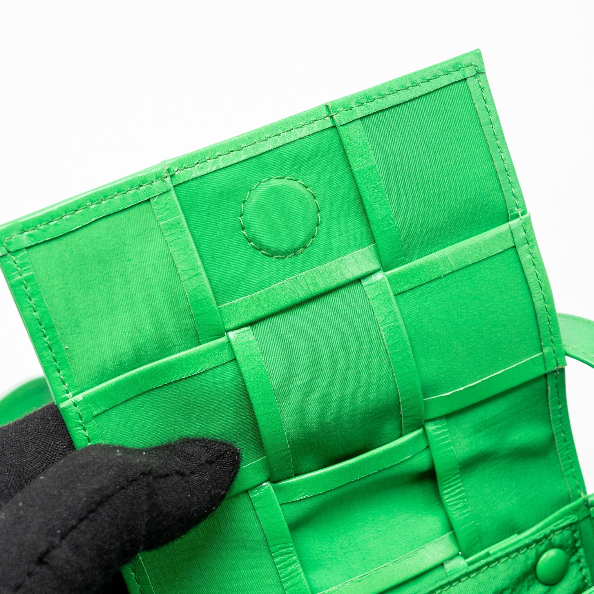 bottega-veneta-intreccio-cassette-mini-bag-lambskin-green