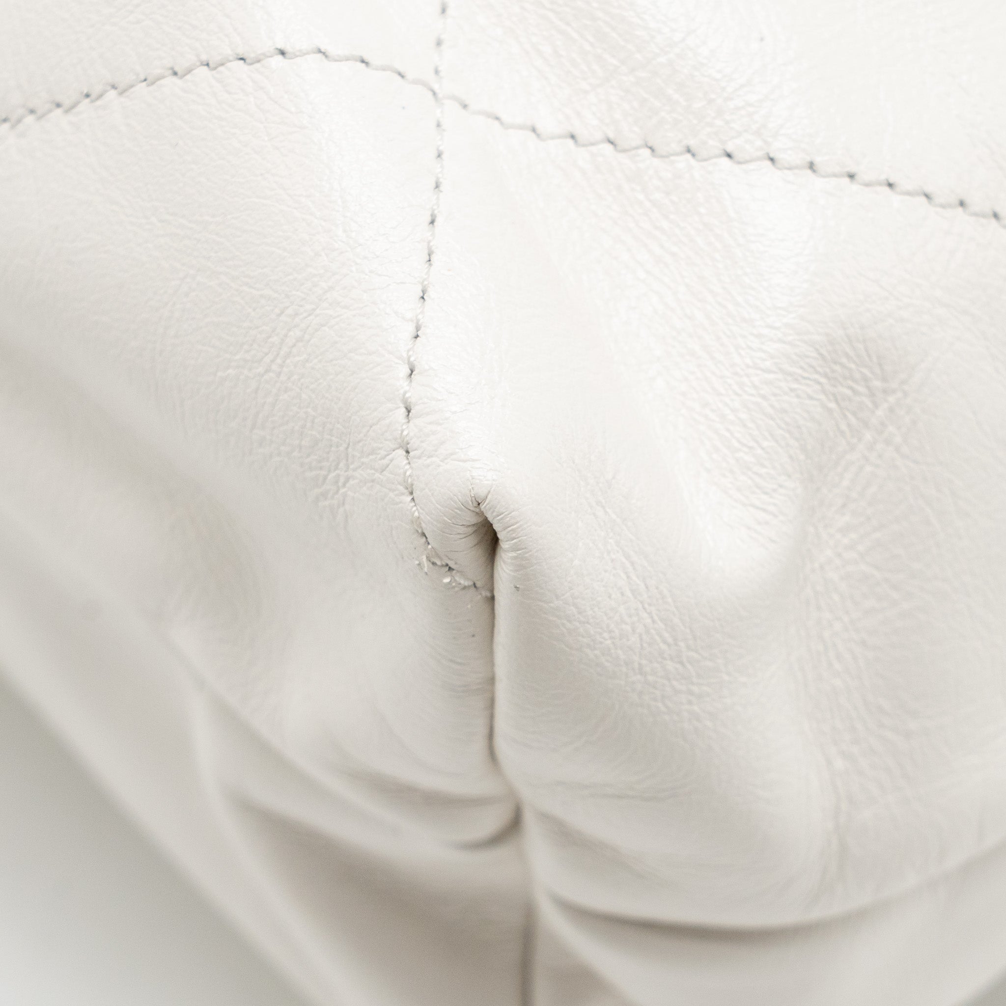 chanel-large-22-bag-shiny-calfskin-white-ghwmicrochip