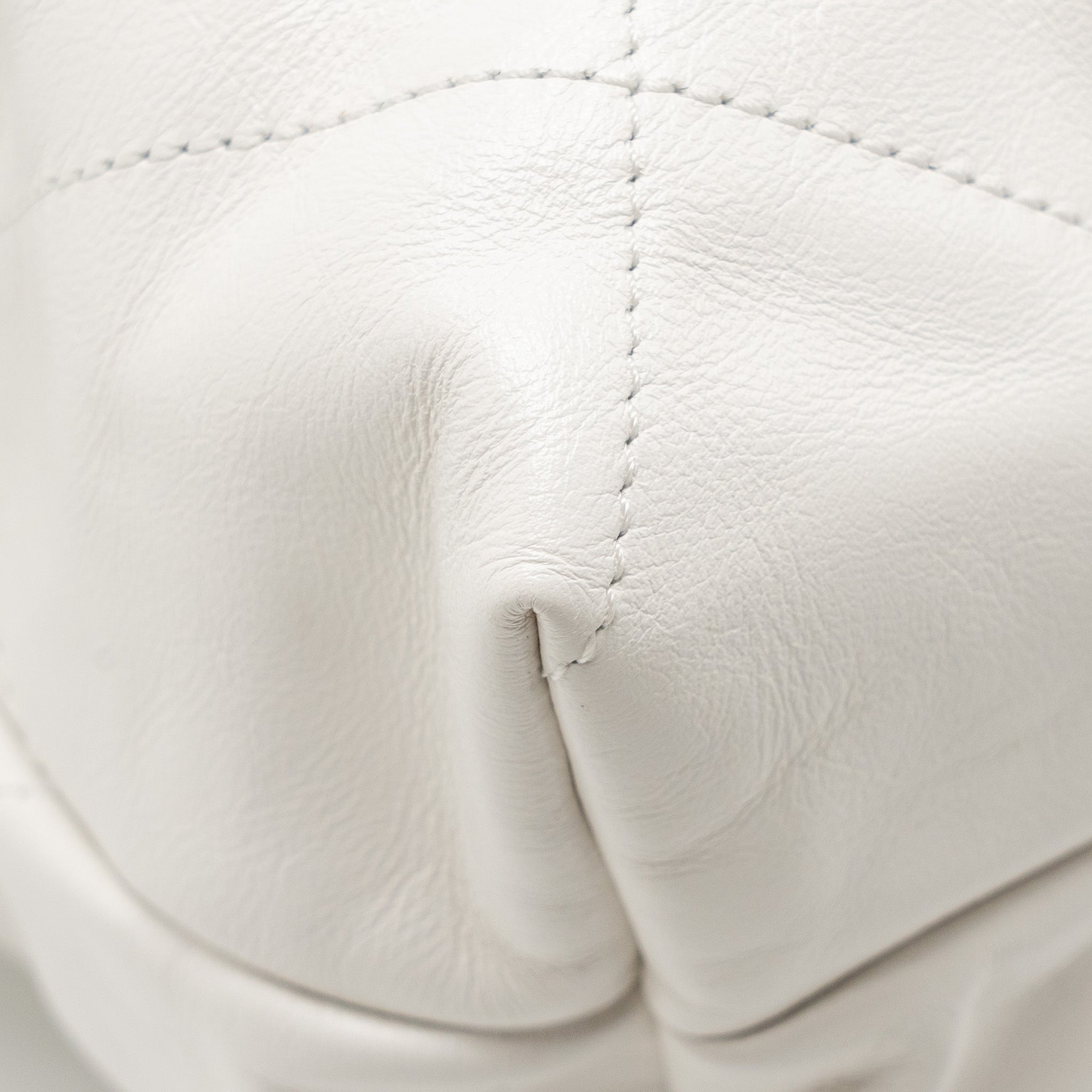 chanel-large-22-bag-shiny-calfskin-white-ghwmicrochip