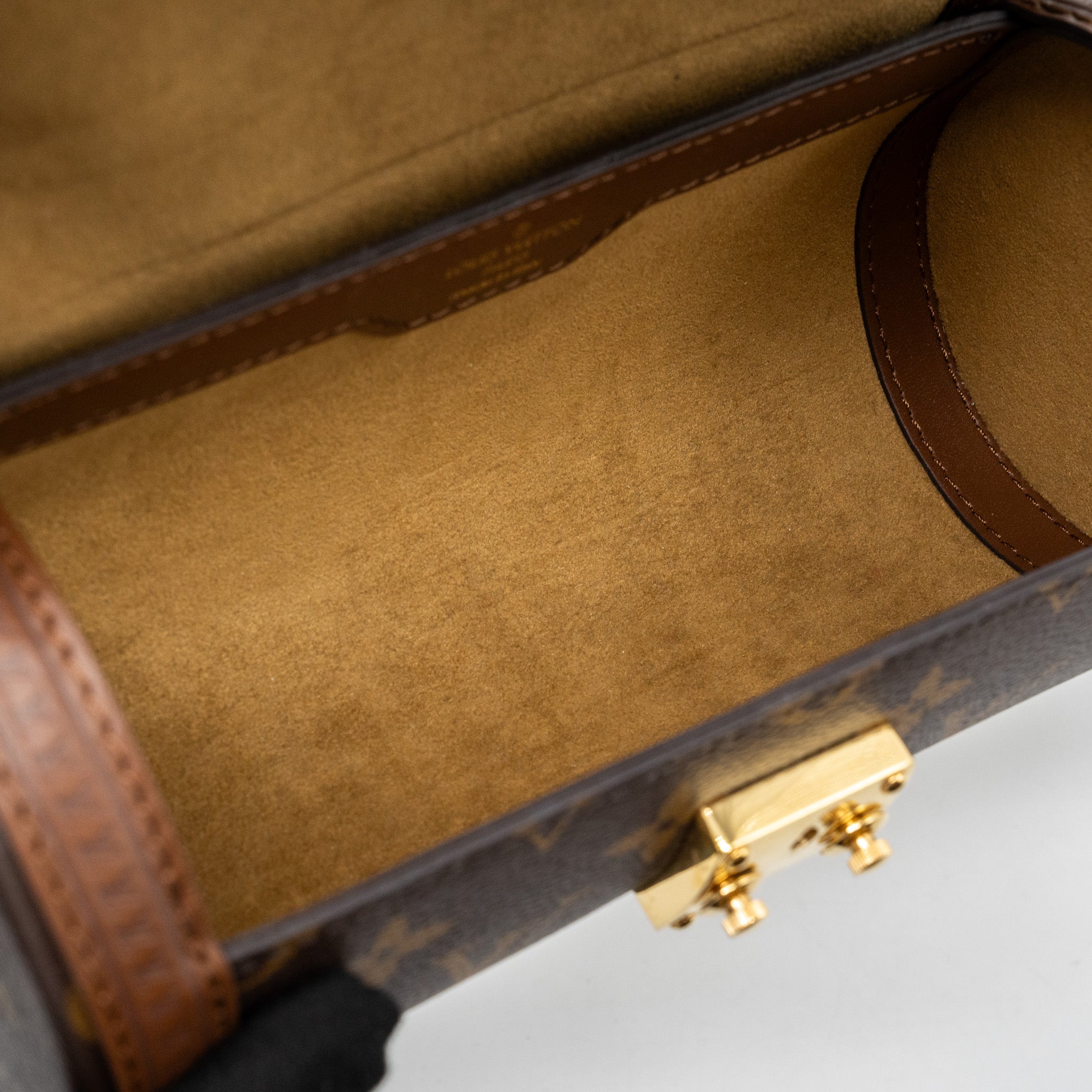 louis-vuitton-papillon-trunk-monogram-canvas-ghw-3