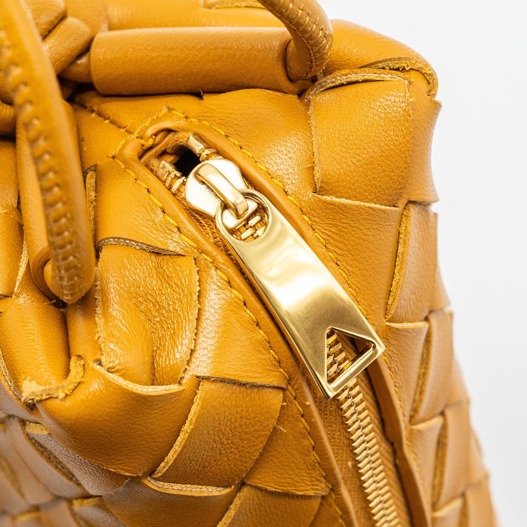 bottega-veneta-mini-loop-camera-bag-lambskin-caramel-ghw