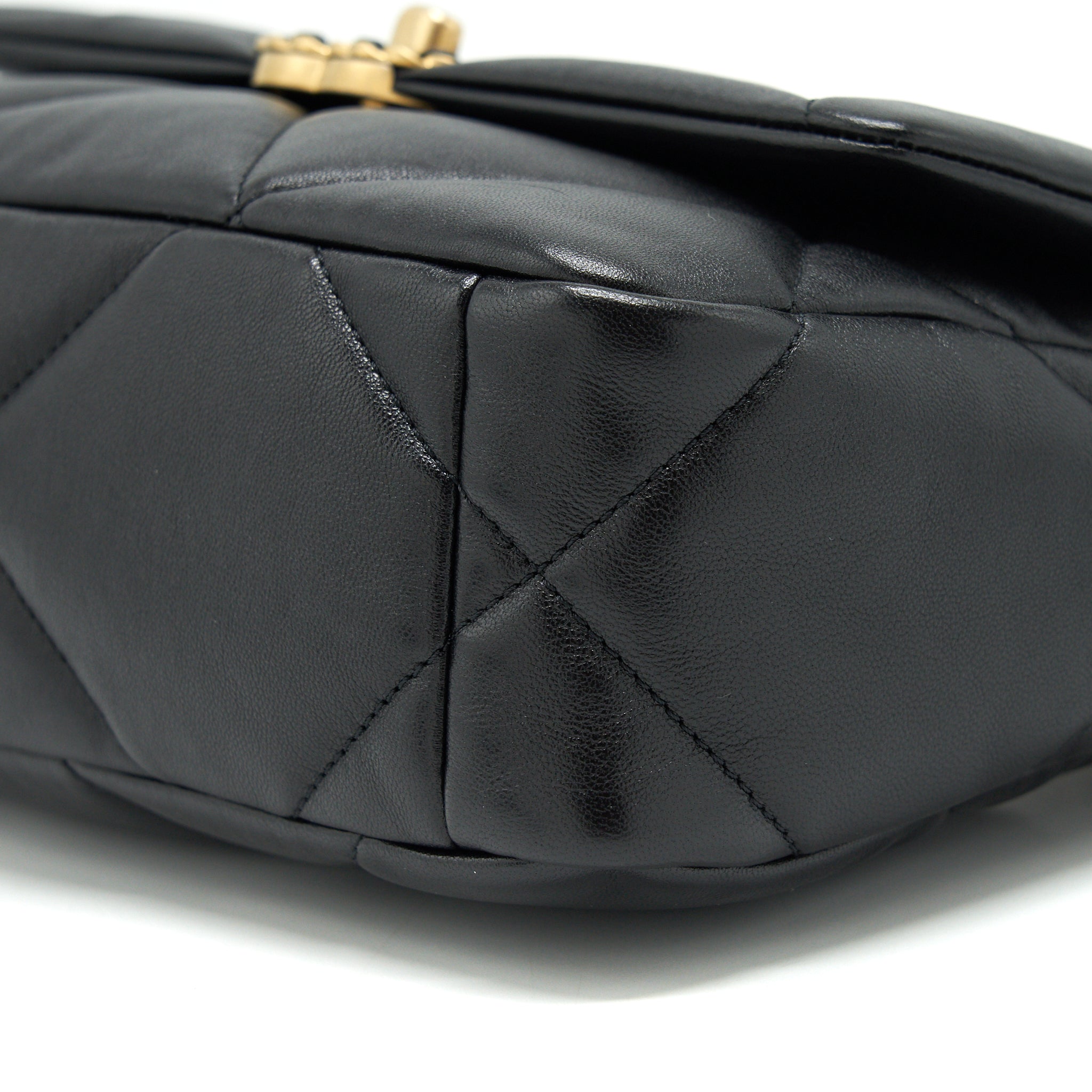 chanel-19-flap-bag-small-lambskin-black-ghw