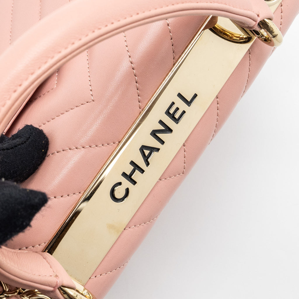 chanel-chevron-trendy-cc-top-handle-flap-bag-lambskin-light-pink-lghw