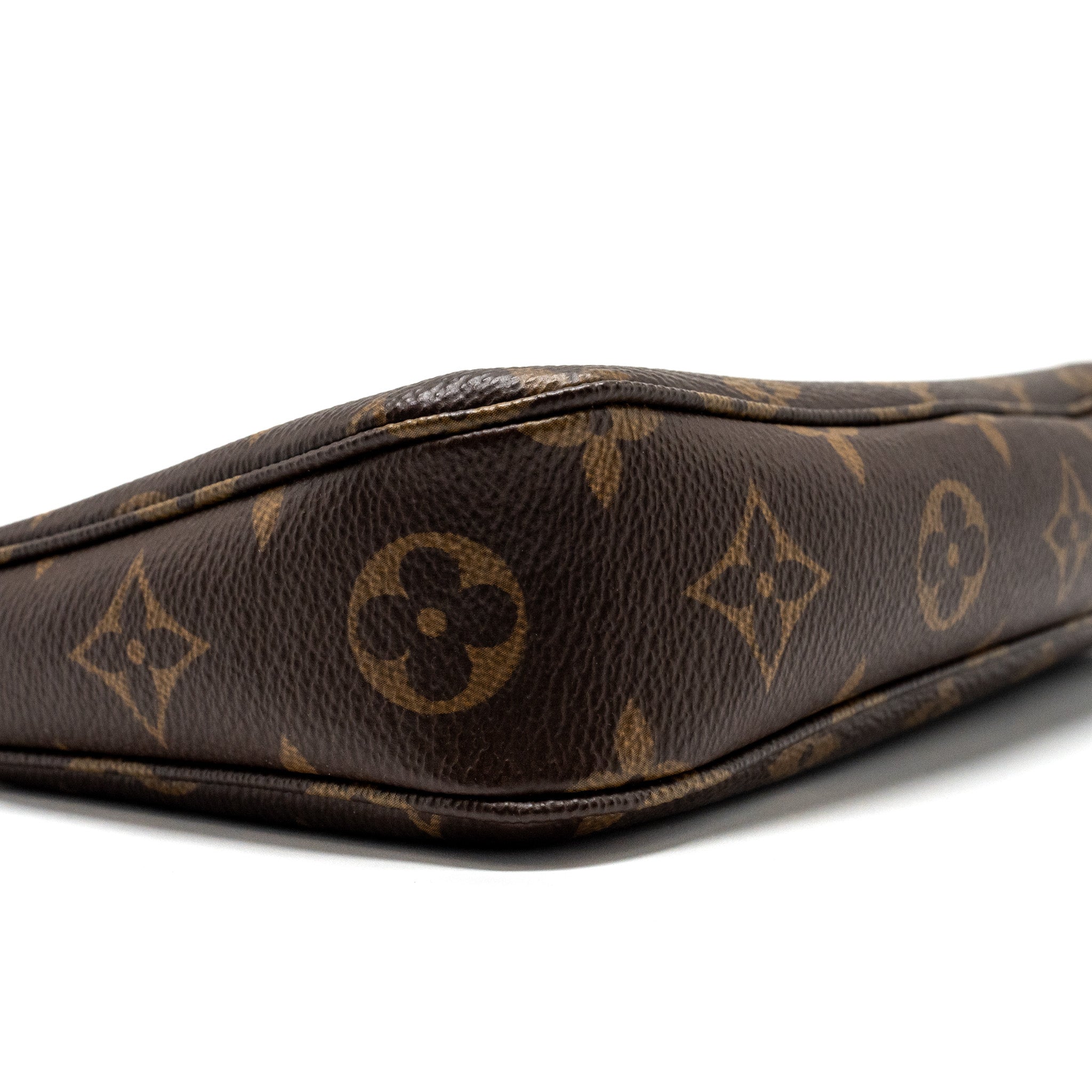 louis-vuitton-pochette-accessories-monogram-canvas-ghw-7
