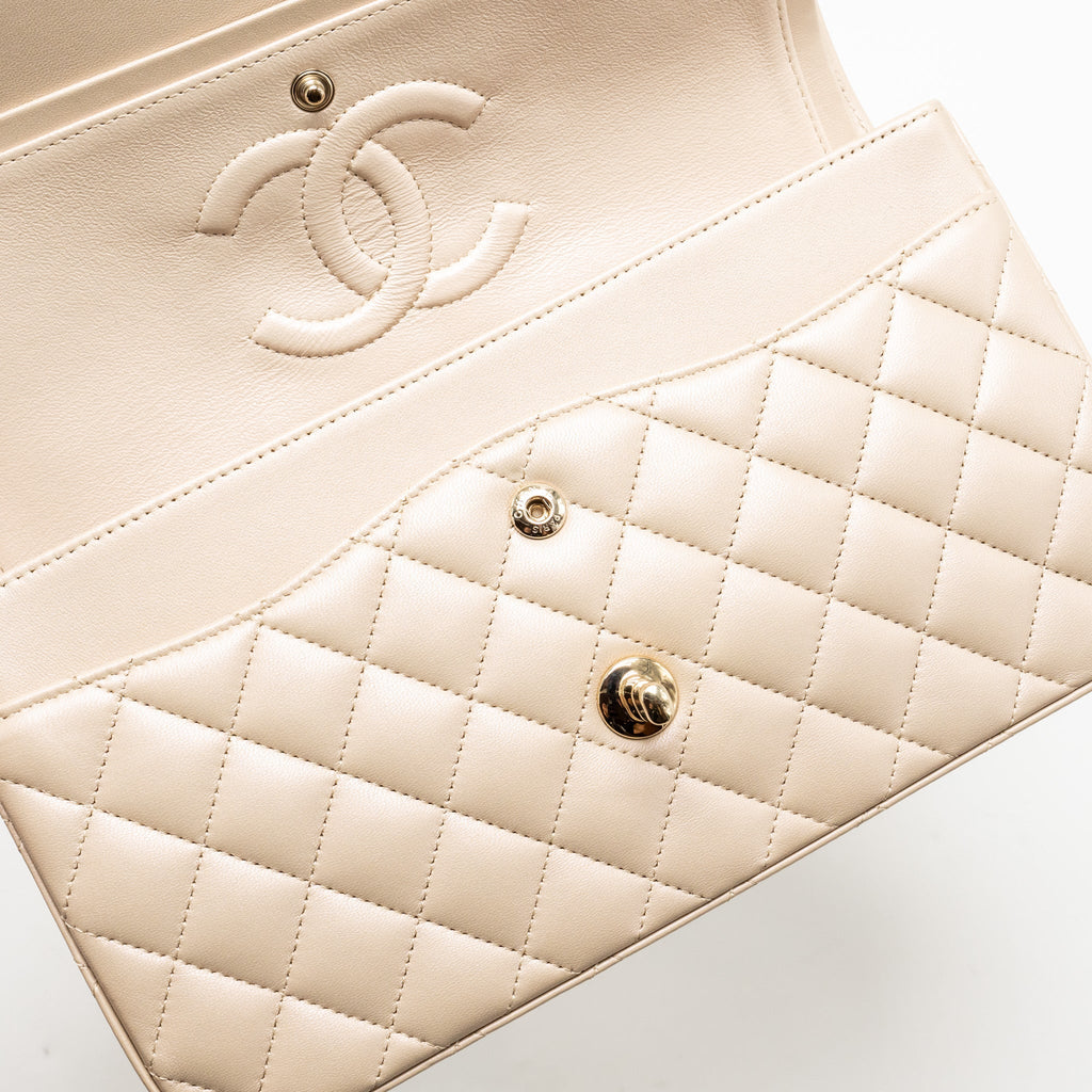 chanel-medium-classic-double-flap-bag-lambskin-iridescent-ivory-lghw-copy