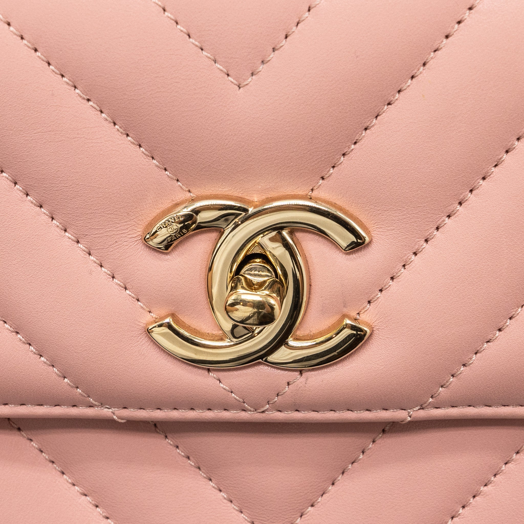 chanel-chevron-trendy-cc-top-handle-flap-bag-lambskin-light-pink-lghw