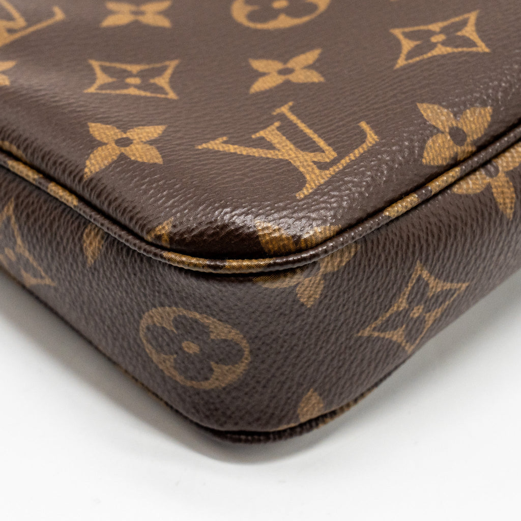 louis-vuitton-pochette-accessories-monogram-canvas-ghw-7