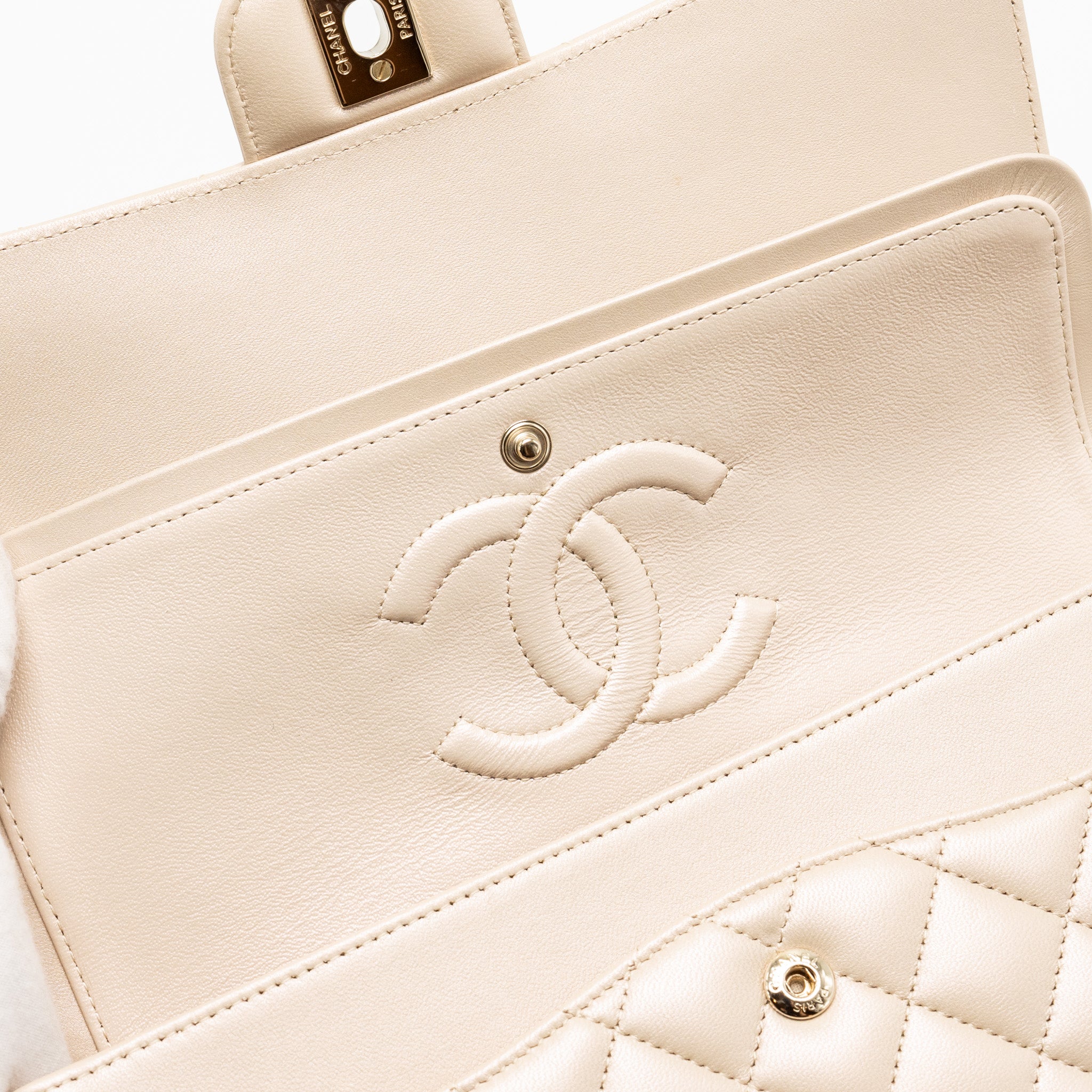 chanel-medium-classic-double-flap-bag-lambskin-iridescent-ivory-lghw-copy