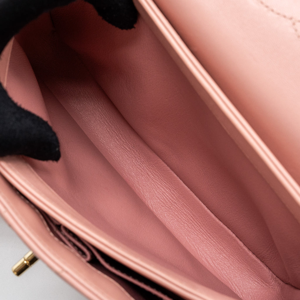 chanel-chevron-trendy-cc-top-handle-flap-bag-lambskin-light-pink-lghw
