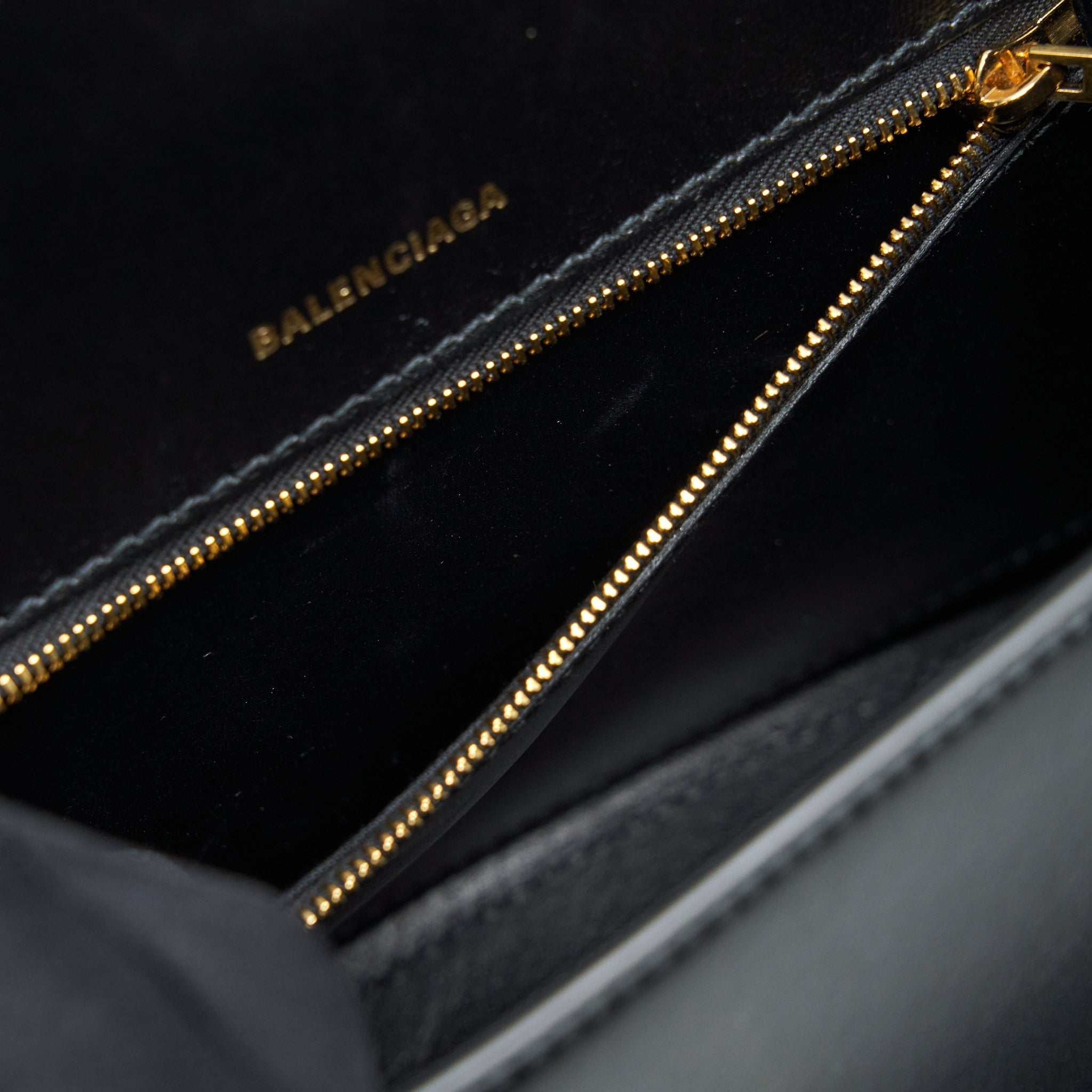 balenciaga-hourglass-s-calfskin-black-ghw