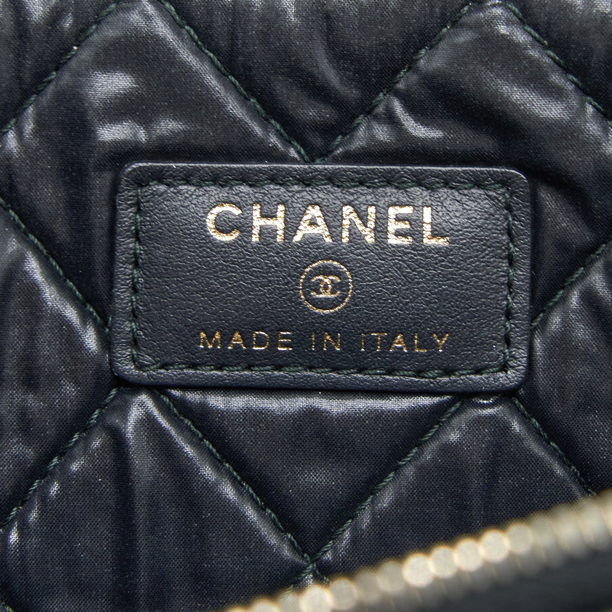 chanel-boy-clutch-caviar-black-ghw