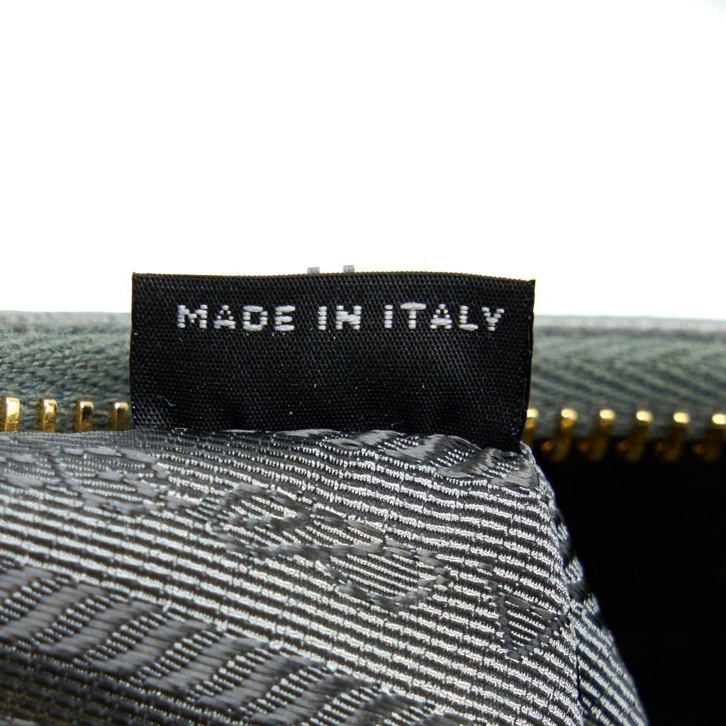 prada-re-edition-2005-saffiano-grey-ghw