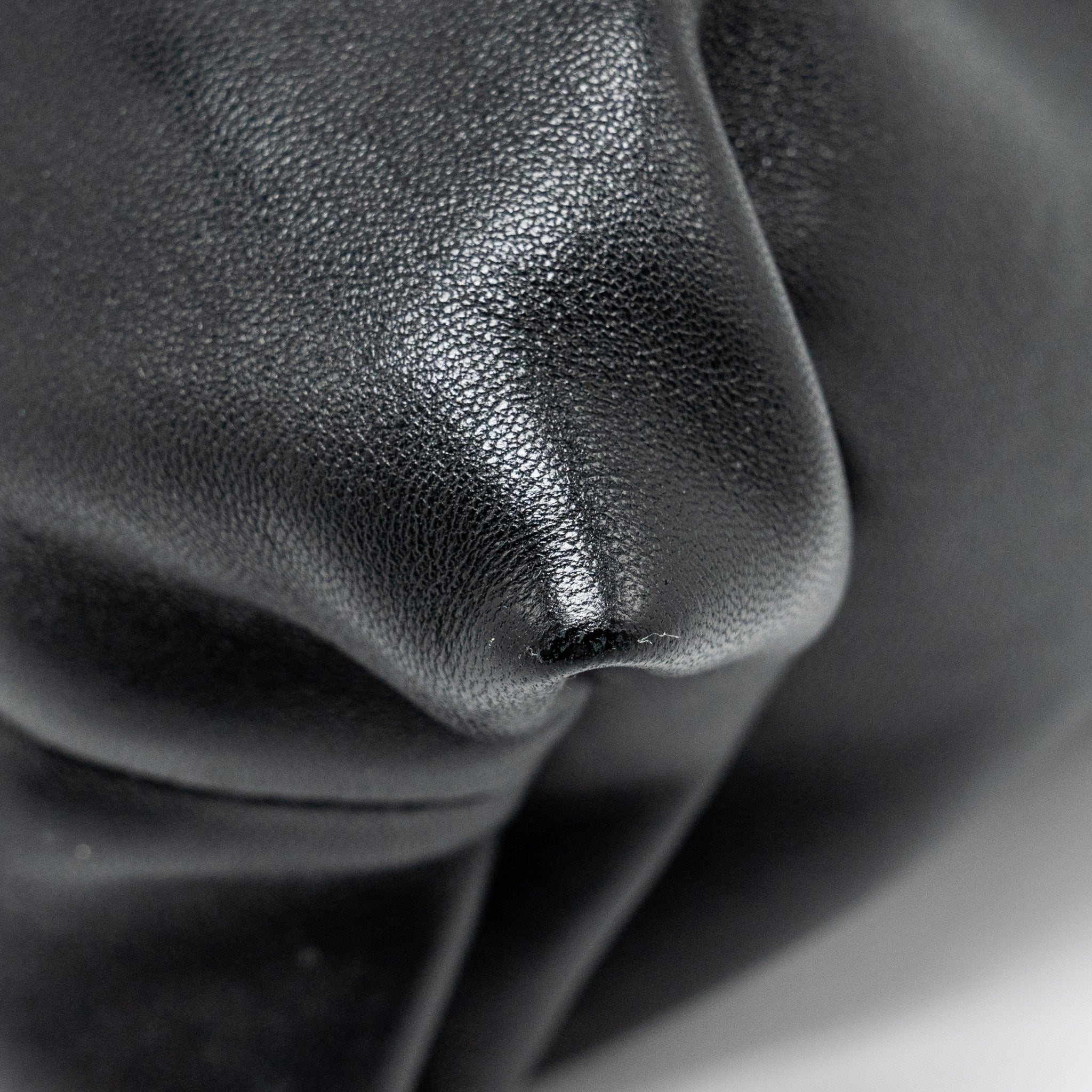 bottega-veneta-trine-envelop-clutch-leather-black-shw