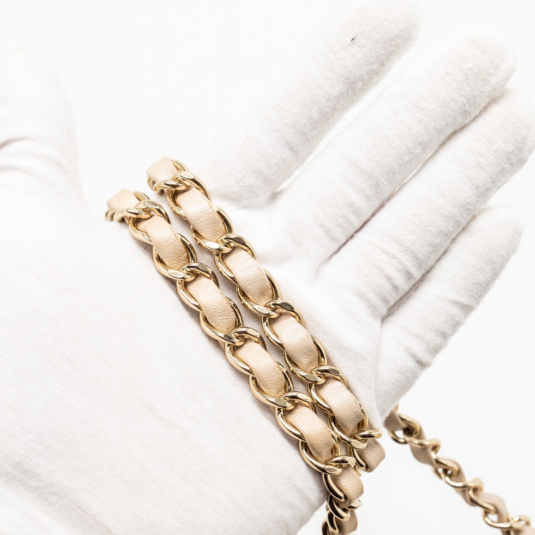 chanel-medium-classic-double-flap-bag-lambskin-iridescent-ivory-lghw-copy