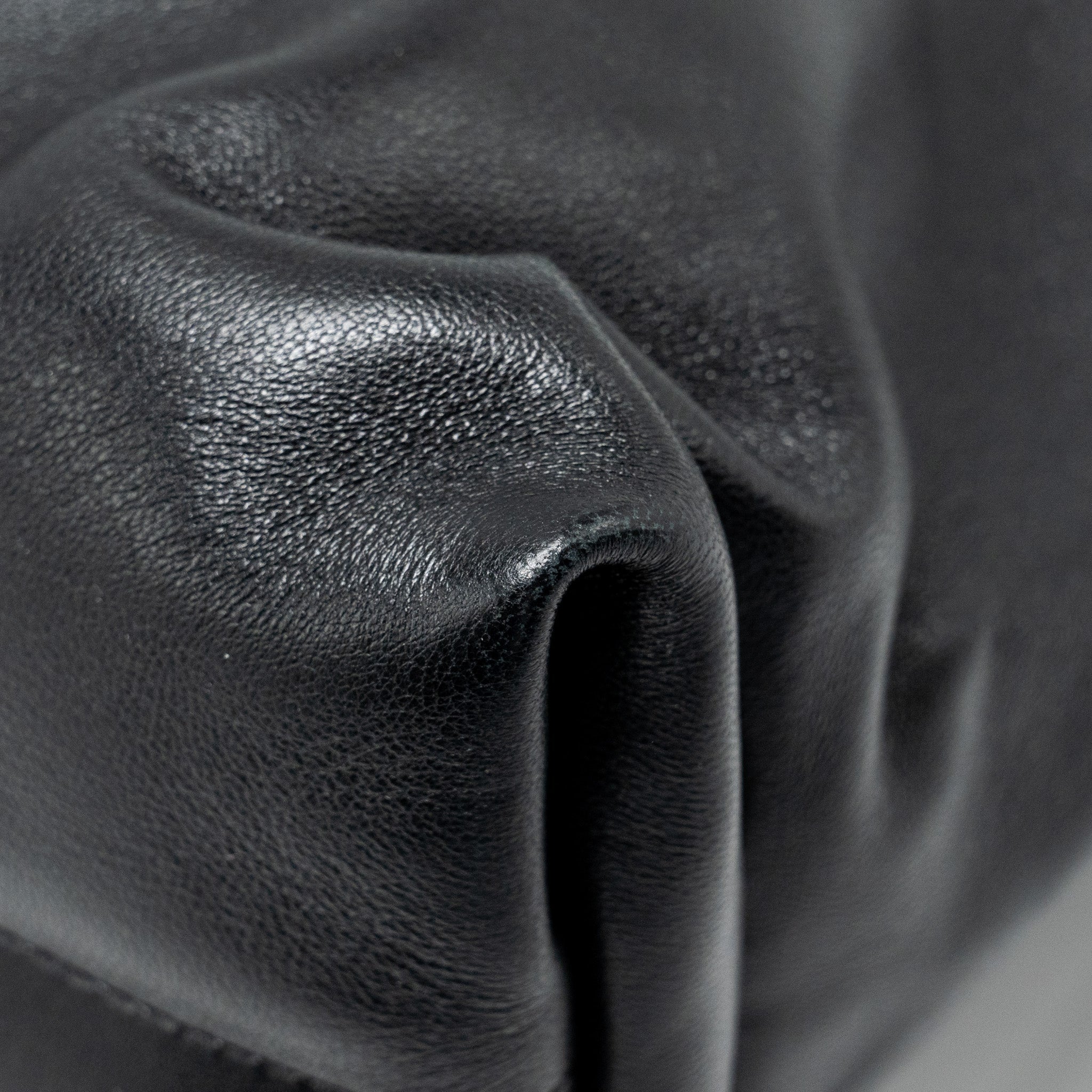 bottega-veneta-trine-envelop-clutch-leather-black-shw