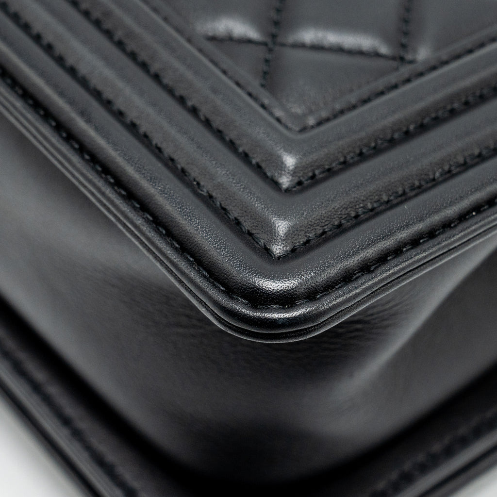chanel-small-boy-bag-calfskin-black-ruthenium-hardware