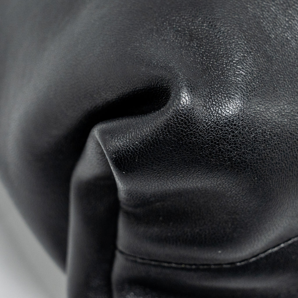 bottega-veneta-trine-envelop-clutch-leather-black-shw