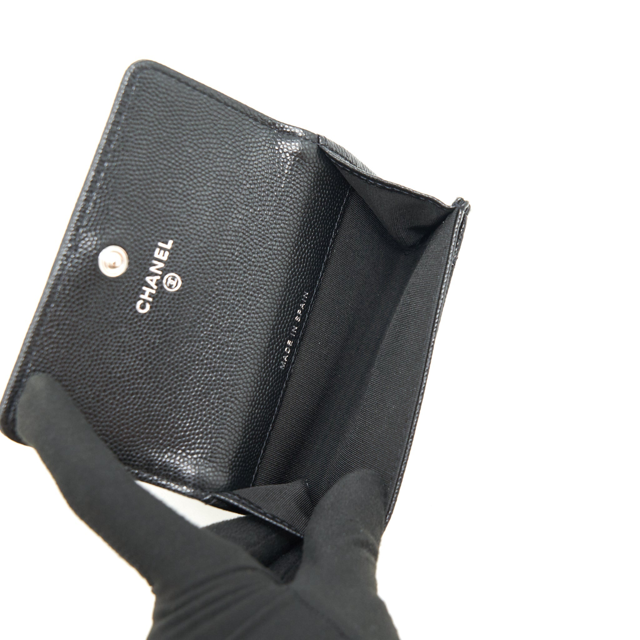chanel-boy-cardholder-caviar-black-ruthenium-hardware
