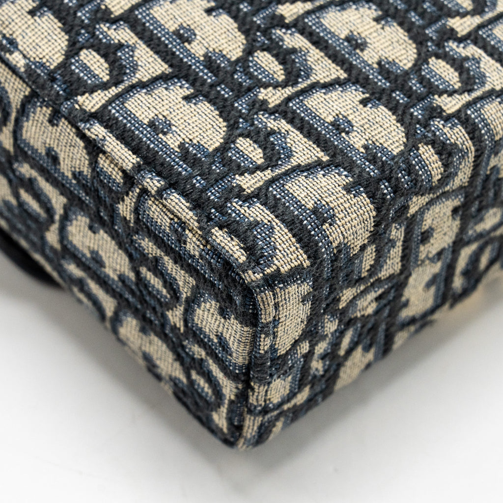 dior-30-montaigne-box-blue-oblique-jacquard-ghw-2