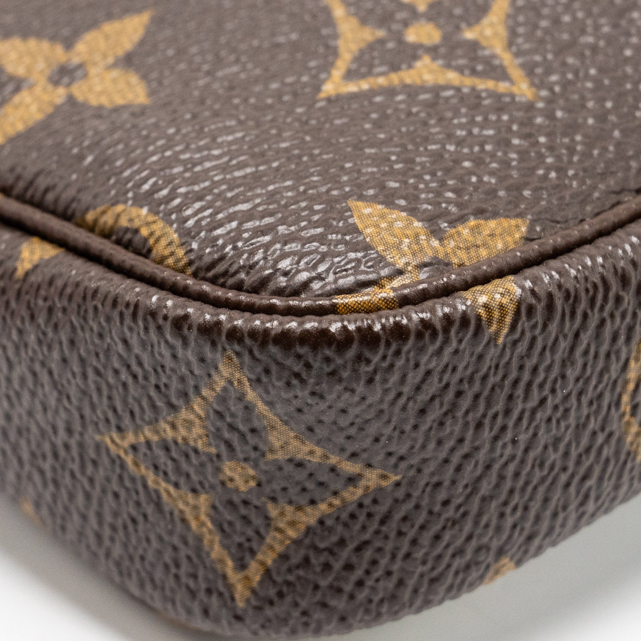 louis-vuitton-mini-pochette-holiday-limited-print-monogram-canvas-ghw-1