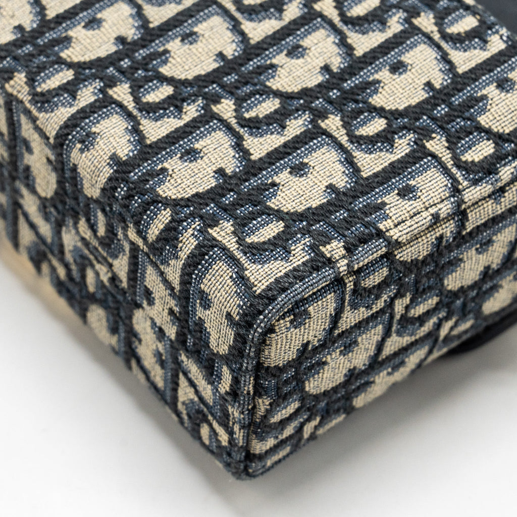 dior-30-montaigne-box-blue-oblique-jacquard-ghw-2