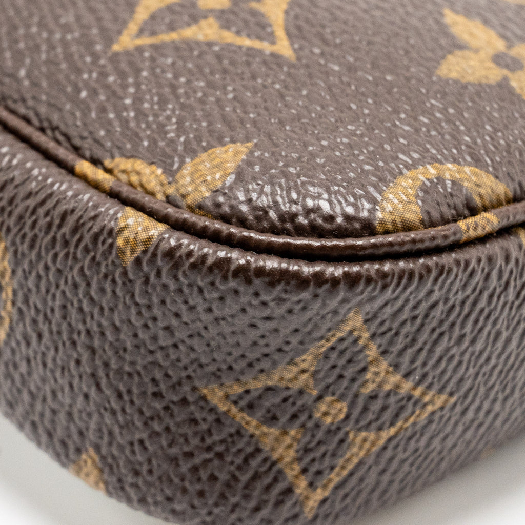 louis-vuitton-mini-pochette-holiday-limited-print-monogram-canvas-ghw-1