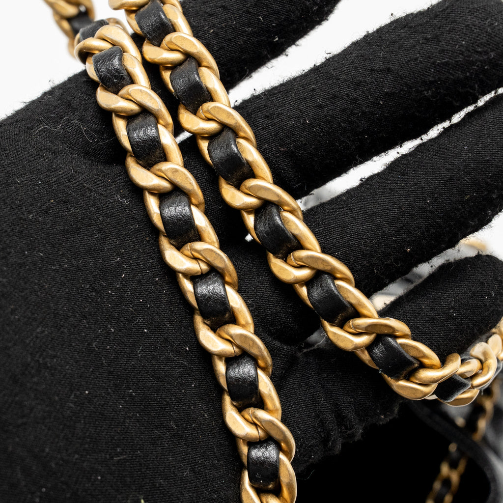 chanel-25bag-black