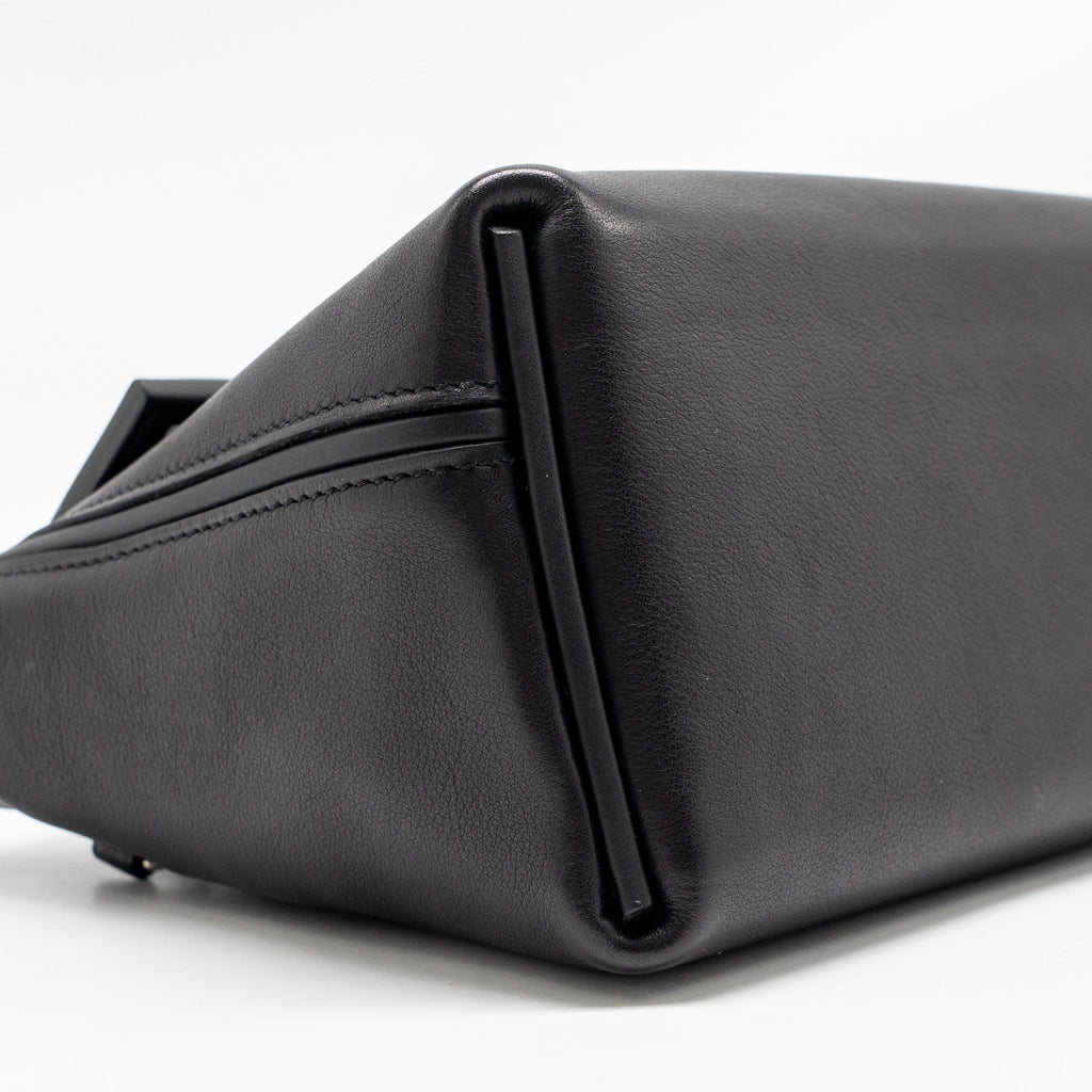 hermes-mini-24-24-2424-21-bag-evercolor-swift-black-shw-stamp-k