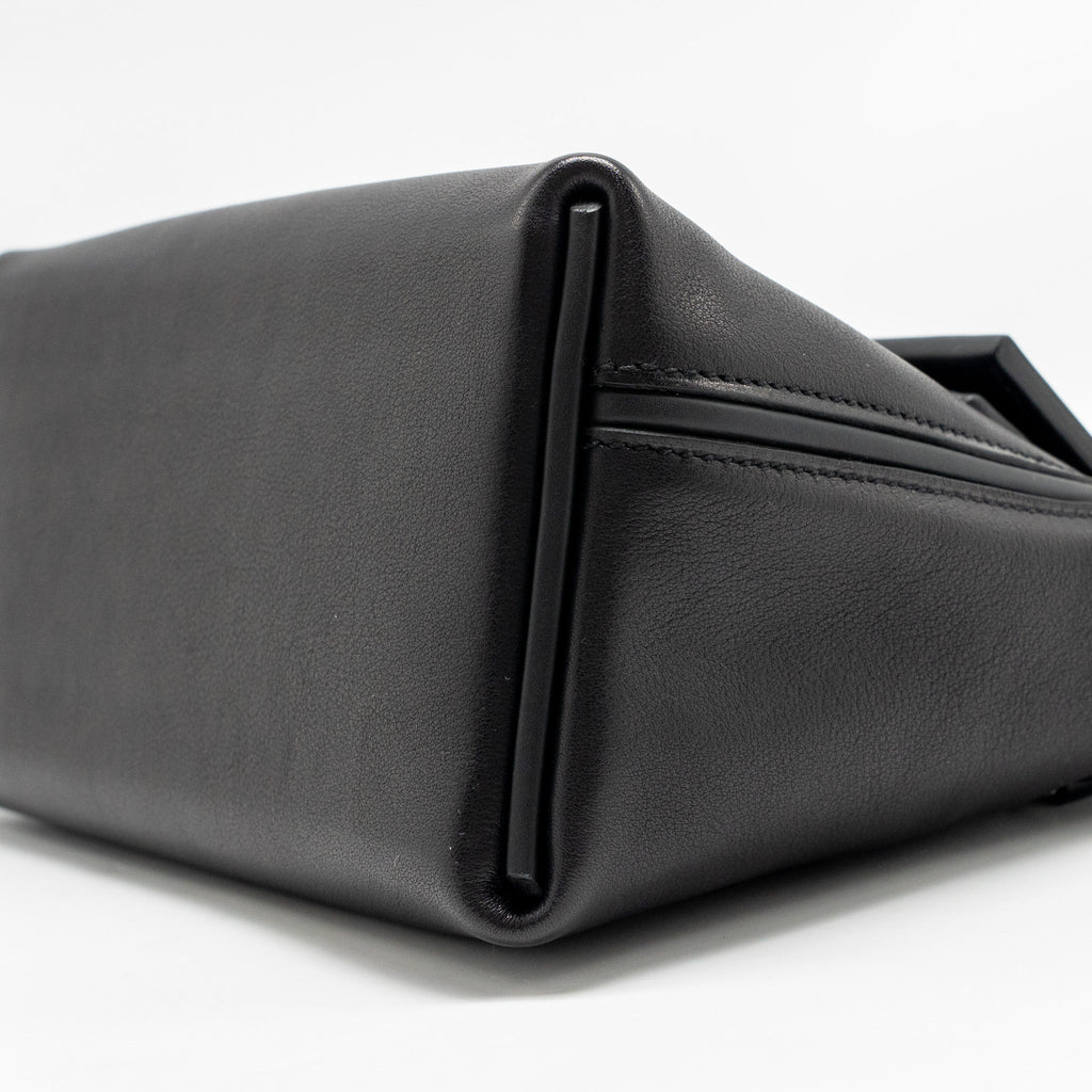 hermes-mini-24-24-2424-21-bag-evercolor-swift-black-shw-stamp-k