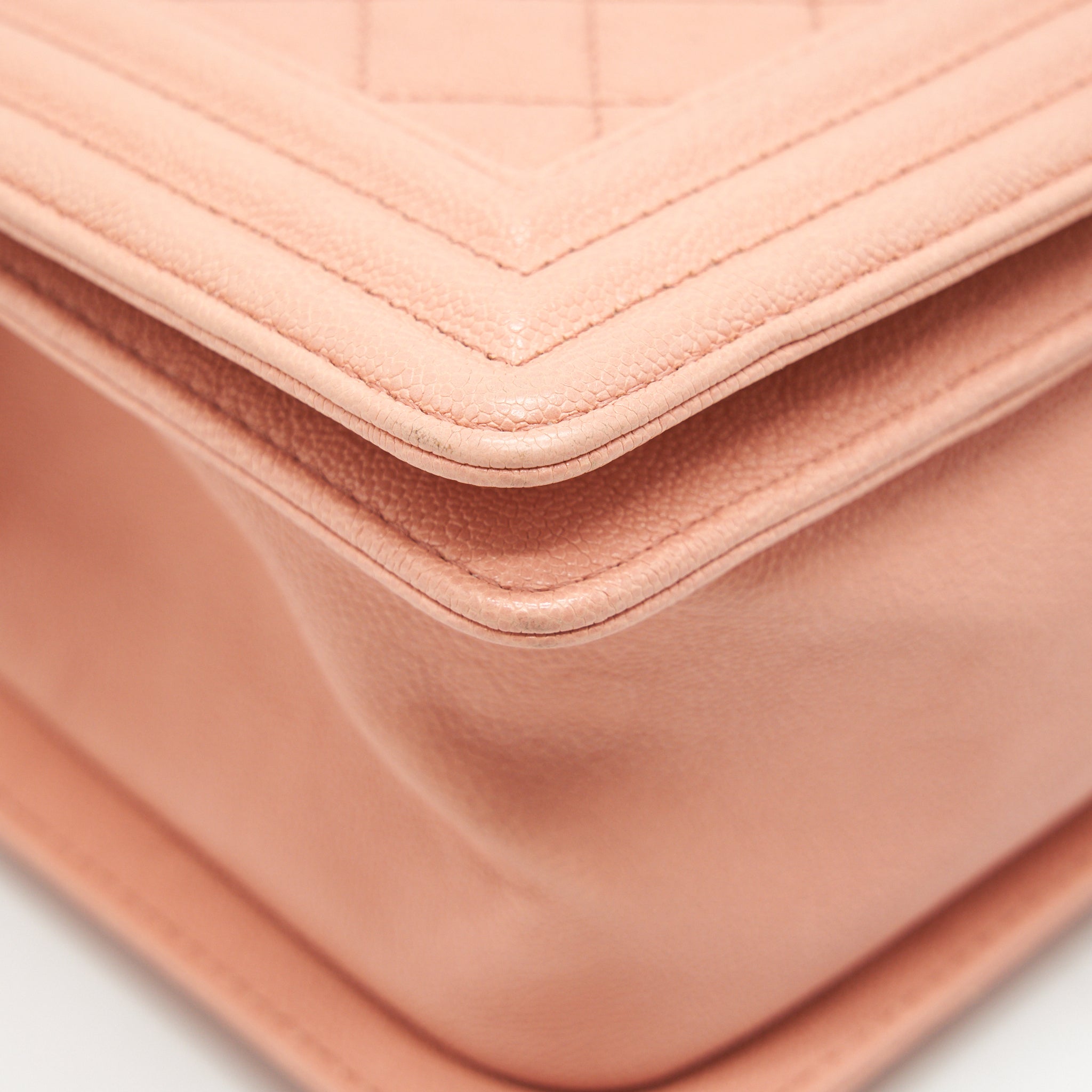 chanel-medium-boy-chanel-bag-caviar-pink-ghw