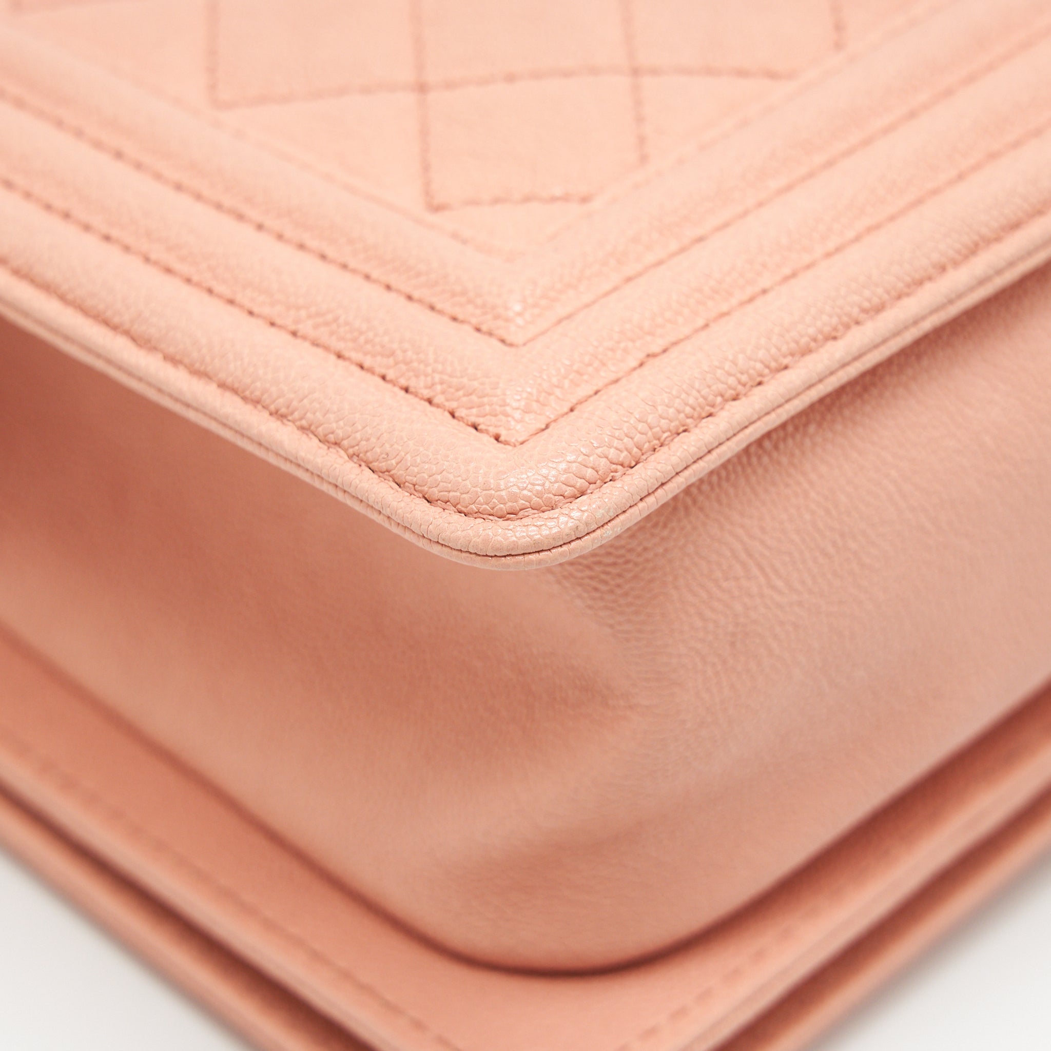chanel-medium-boy-chanel-bag-caviar-pink-ghw