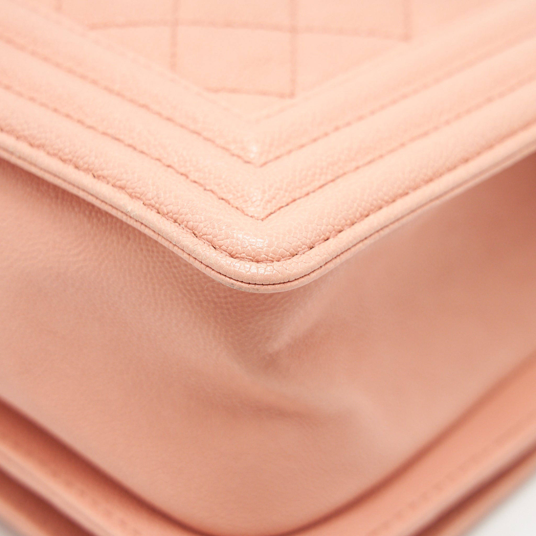 chanel-medium-boy-chanel-bag-caviar-pink-ghw