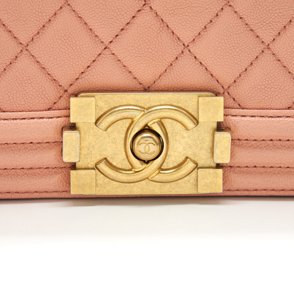 chanel-medium-boy-chanel-bag-caviar-pink-ghw