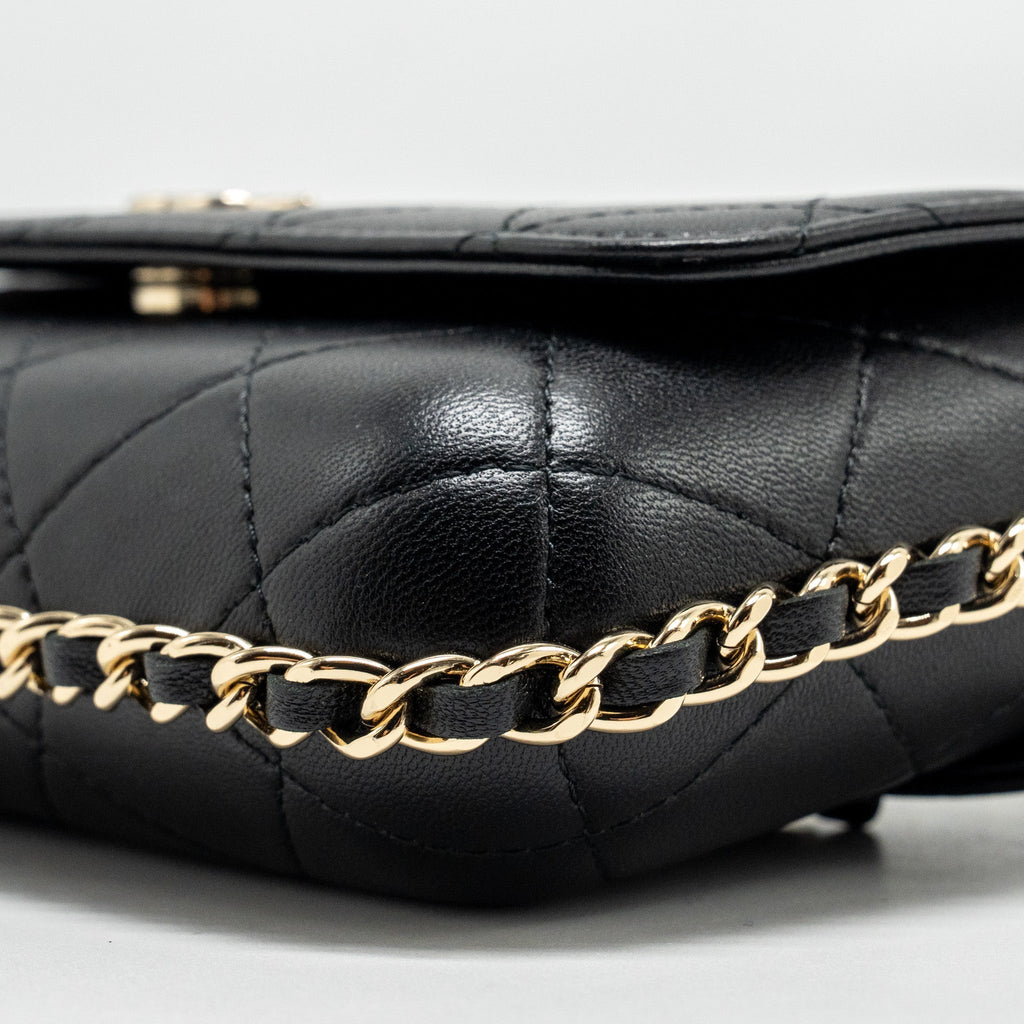 chanel-22a-phone-case-mini-wallet-on-chain-lambskin-black-lghw-microchip-copy