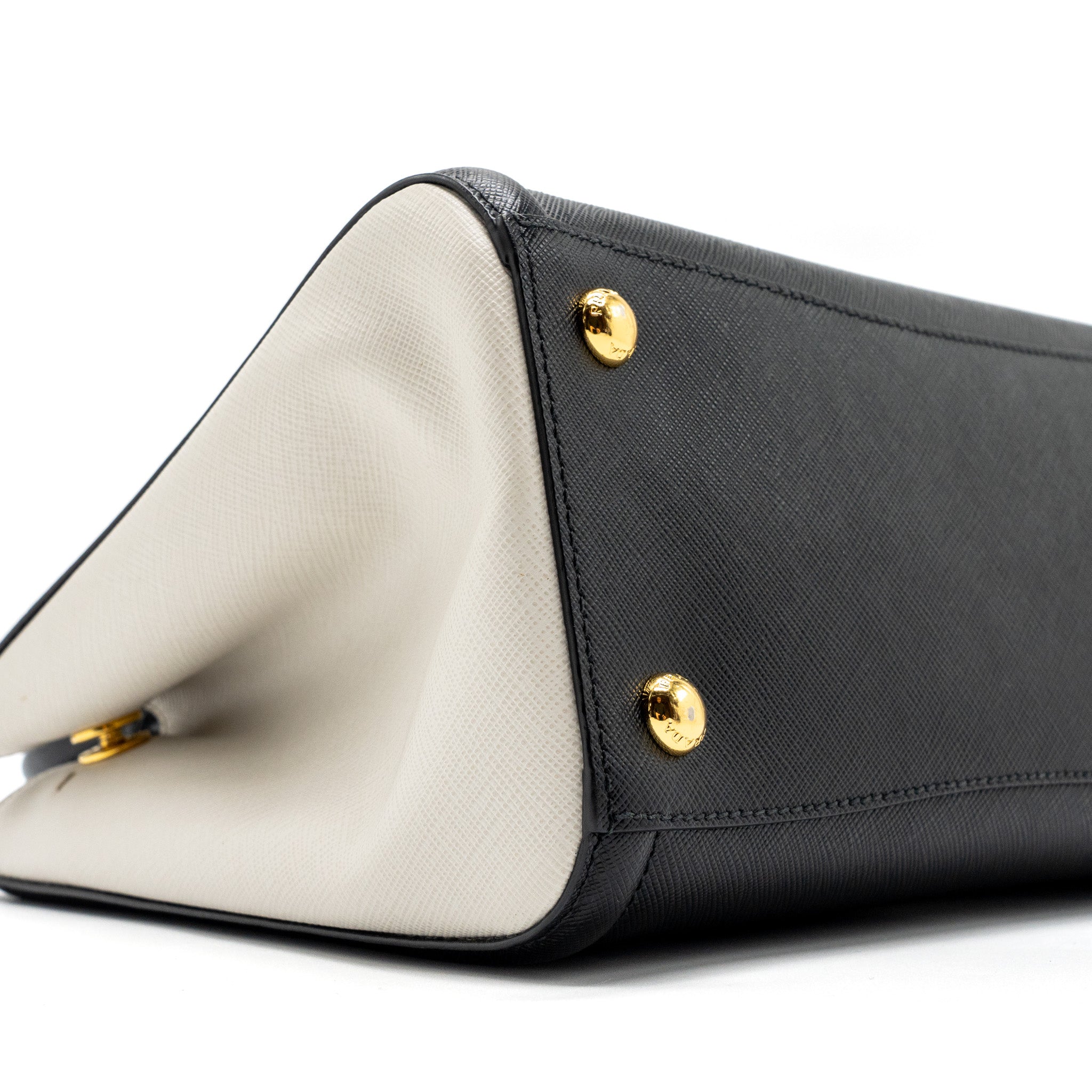 prada-tote-bag-saffiano-calfskin-leather-black-white-ghw