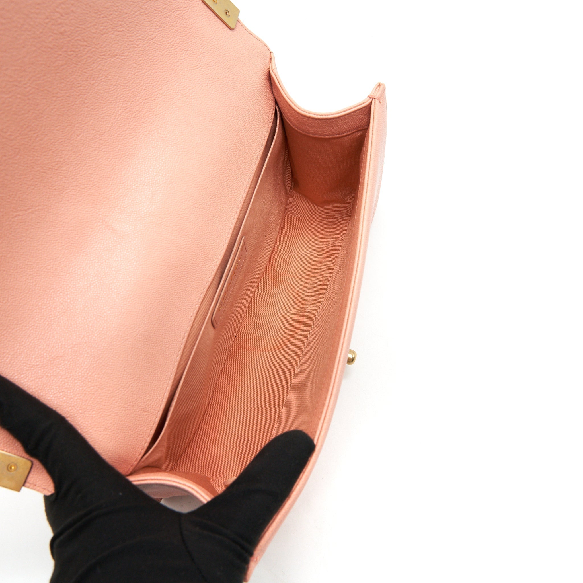 chanel-medium-boy-chanel-bag-caviar-pink-ghw