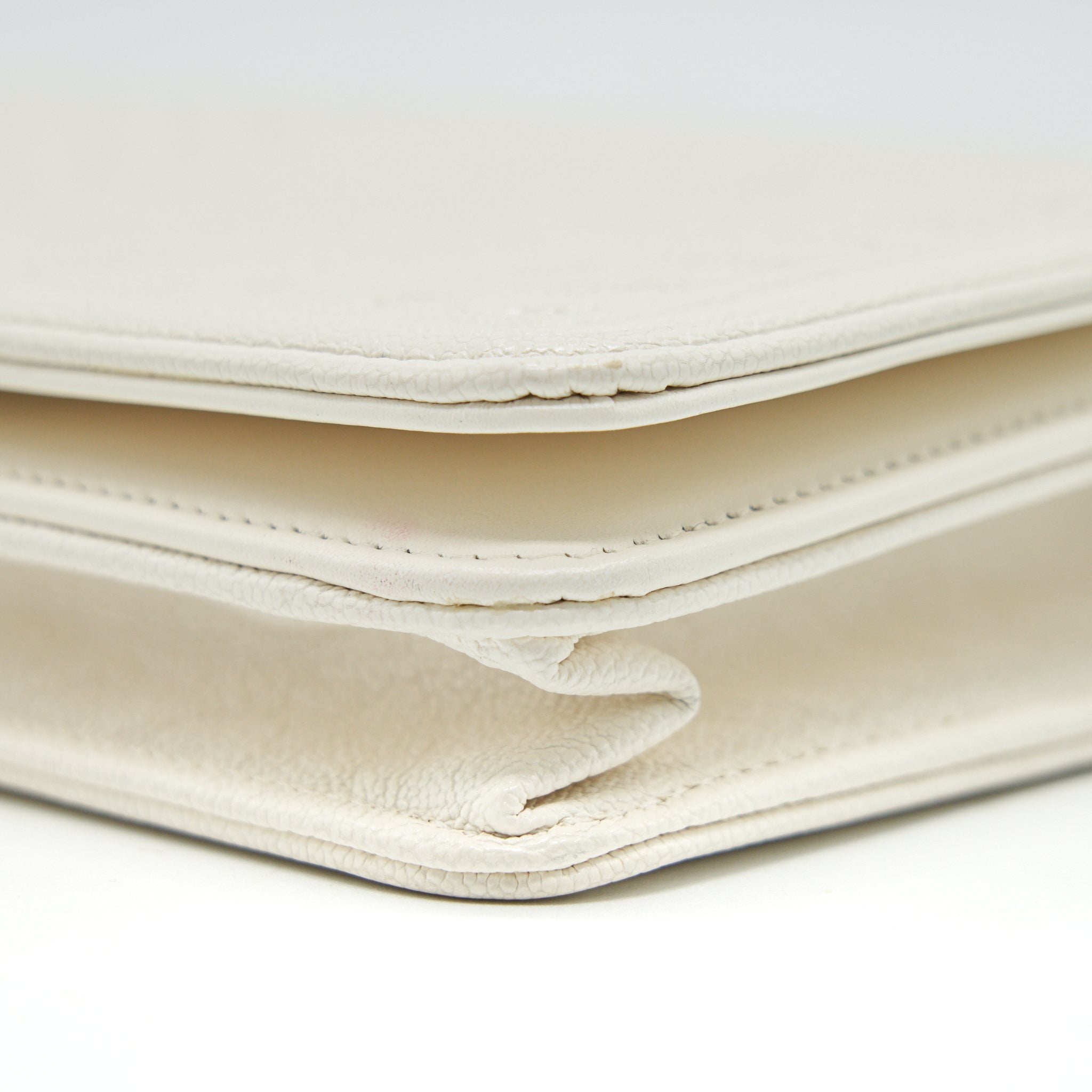 chanel-chevron-caviar-wallet-on-chain-ivory-lghw