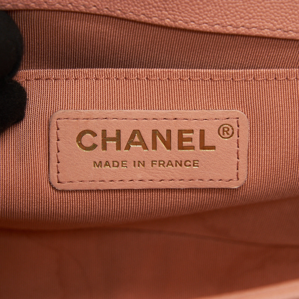 chanel-medium-boy-chanel-bag-caviar-pink-ghw