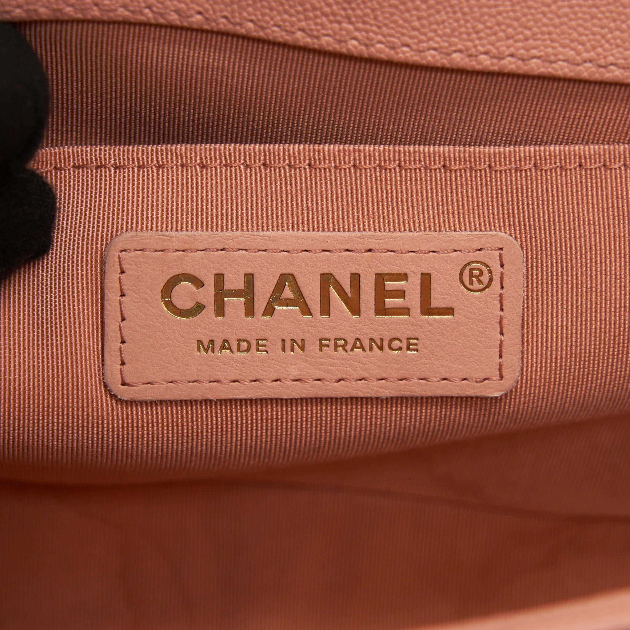chanel-medium-boy-chanel-bag-caviar-pink-ghw