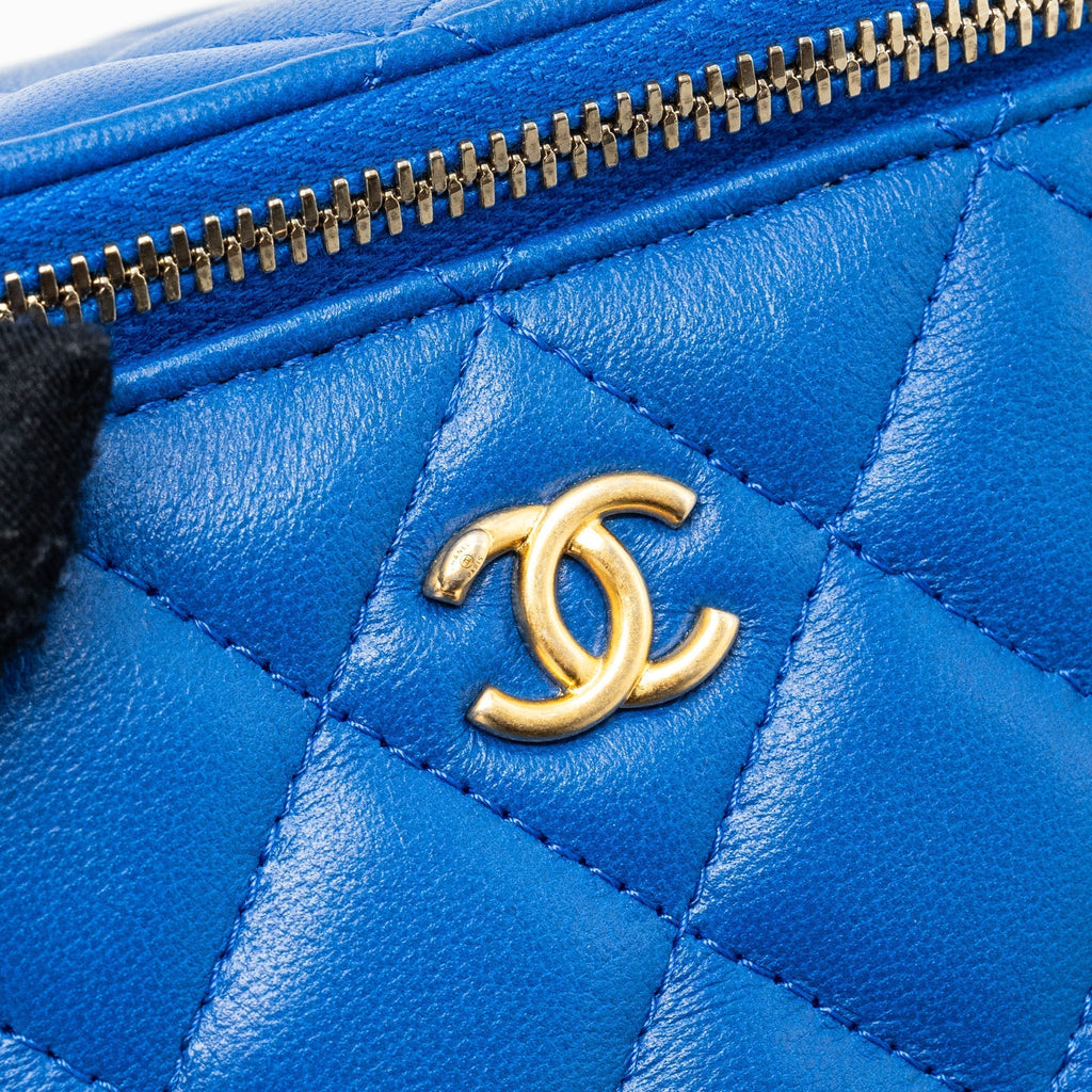 chanel-pearl-crush-mini-vanity-lambskin-blue-ghwmicrochip