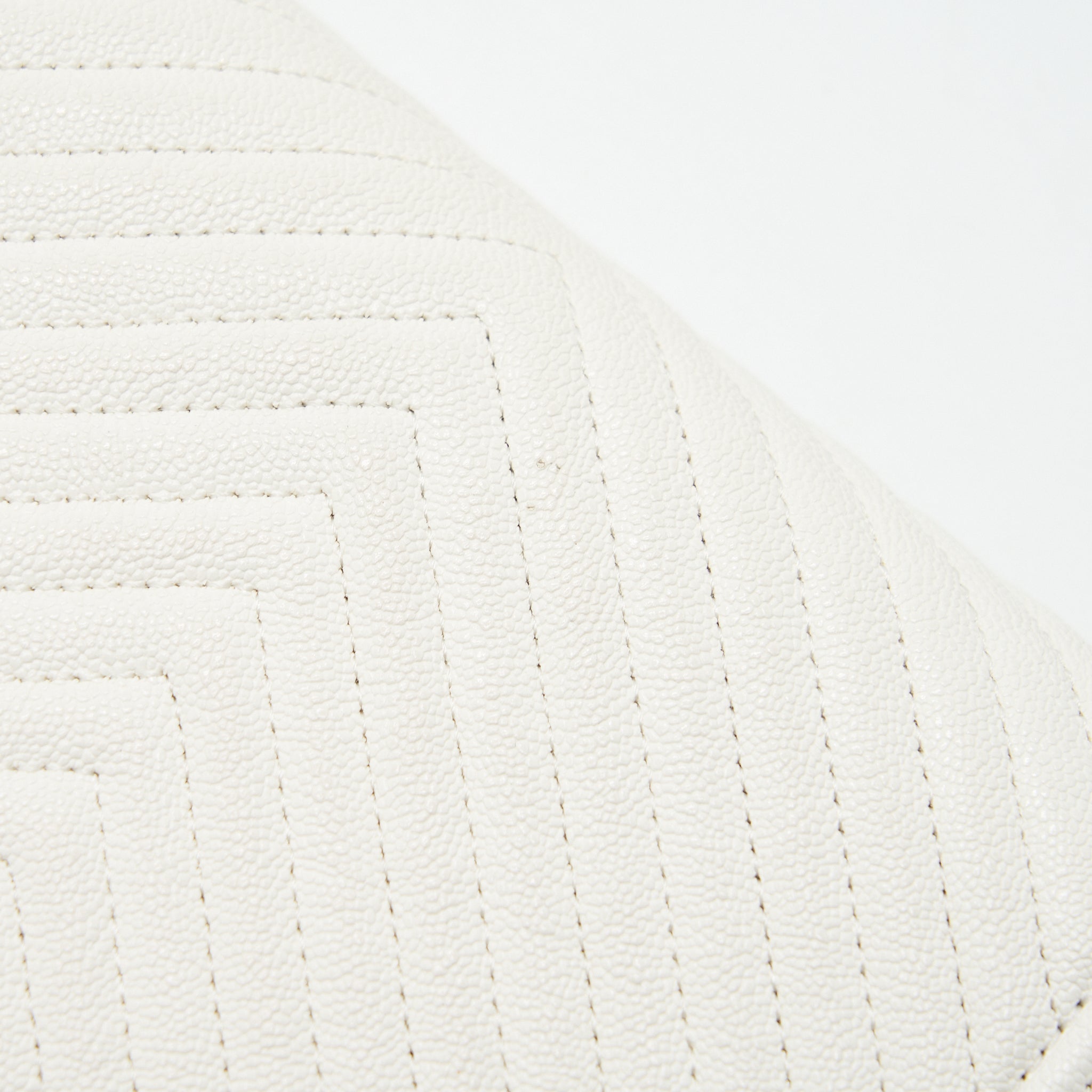 chanel-chevron-caviar-wallet-on-chain-ivory-lghw
