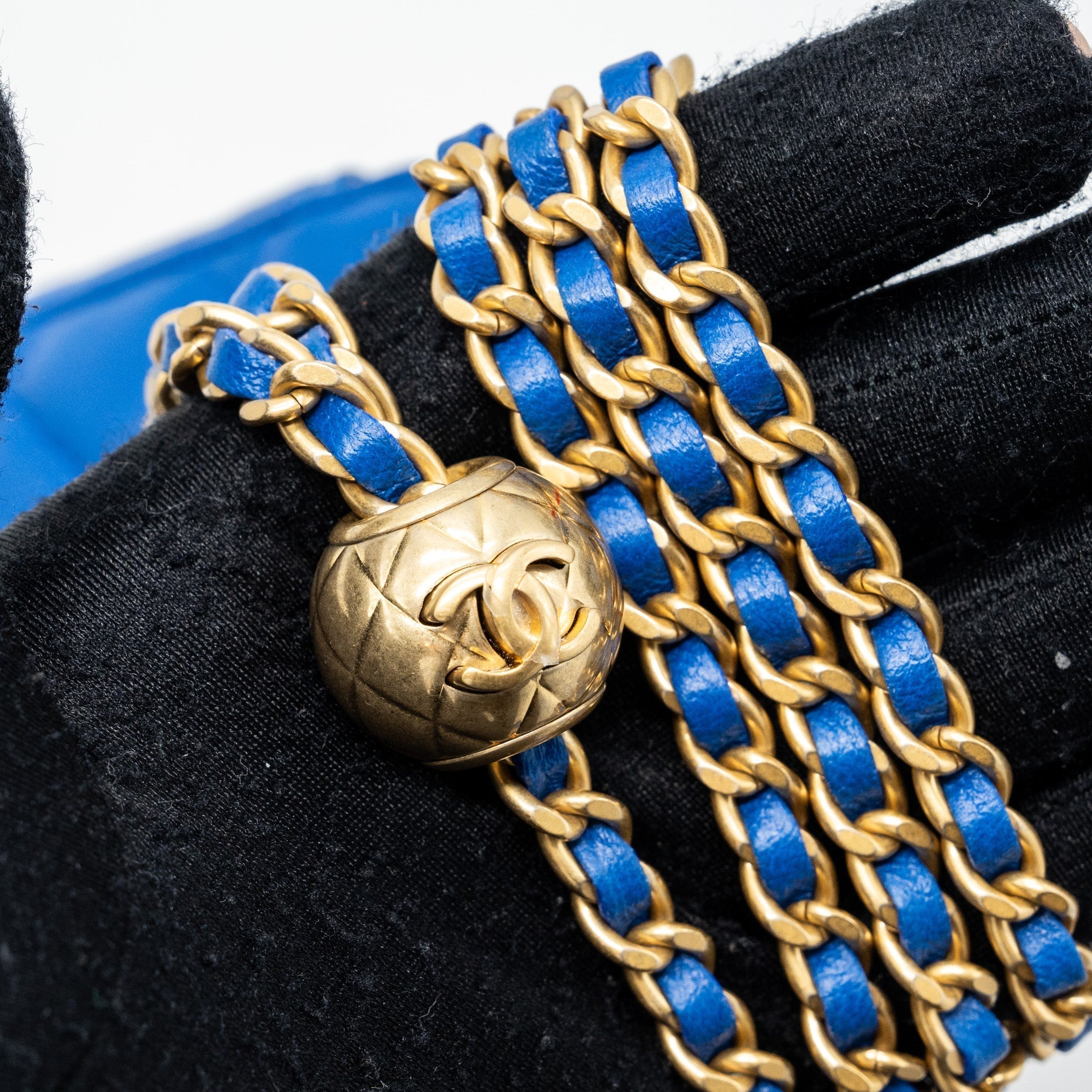 chanel-pearl-crush-mini-vanity-lambskin-blue-ghwmicrochip