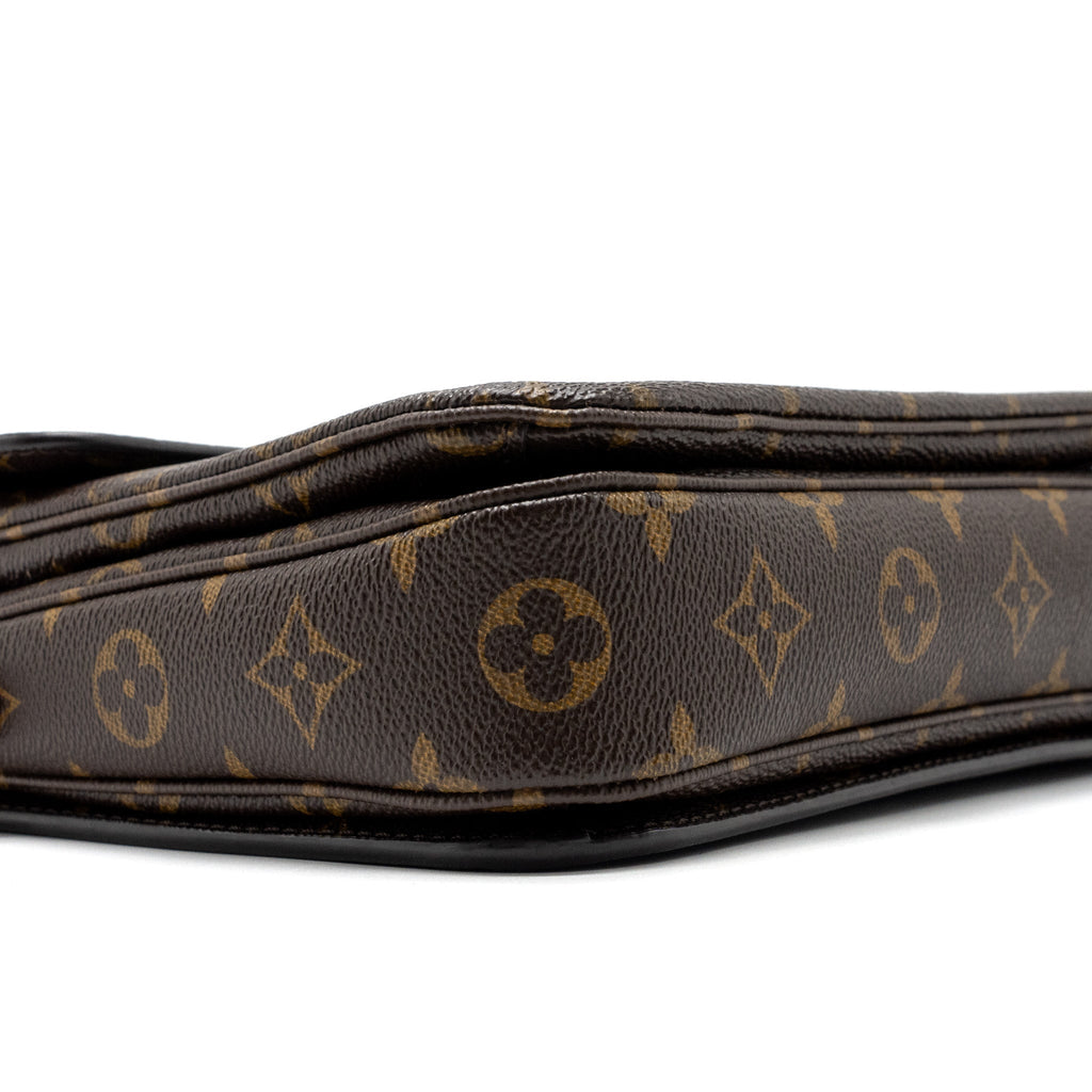 louis-vuitton-pochette-metis-monogram-canvas-ghw-16