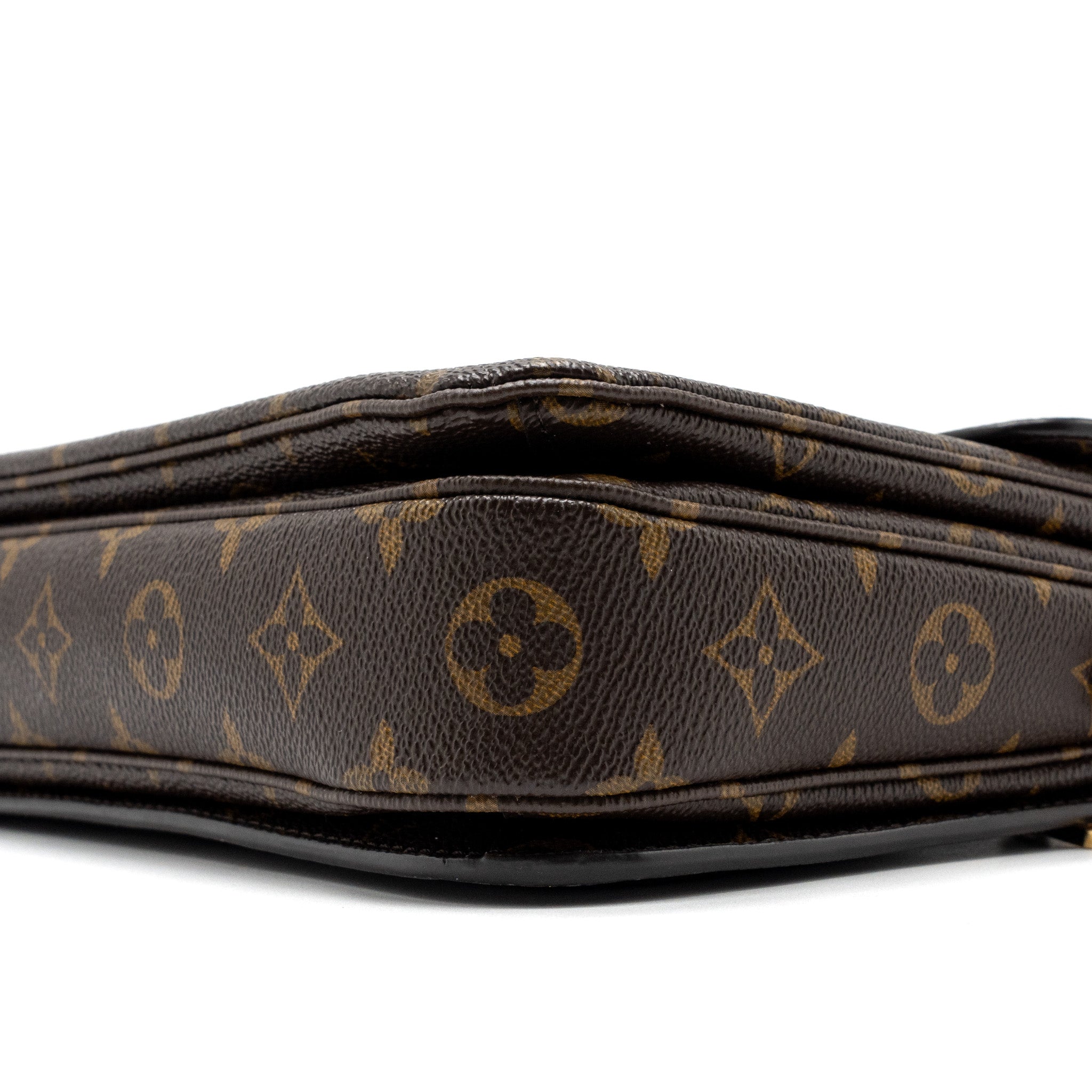 louis-vuitton-pochette-metis-monogram-canvas-ghw-16