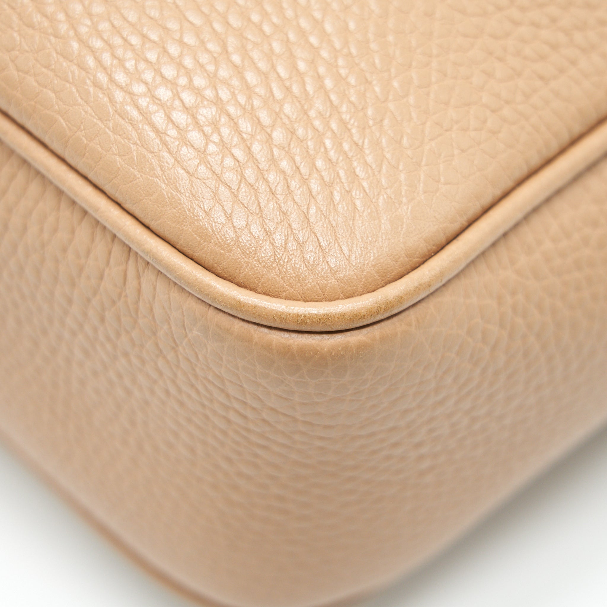 gucci-soho-camera-bag-beige-1