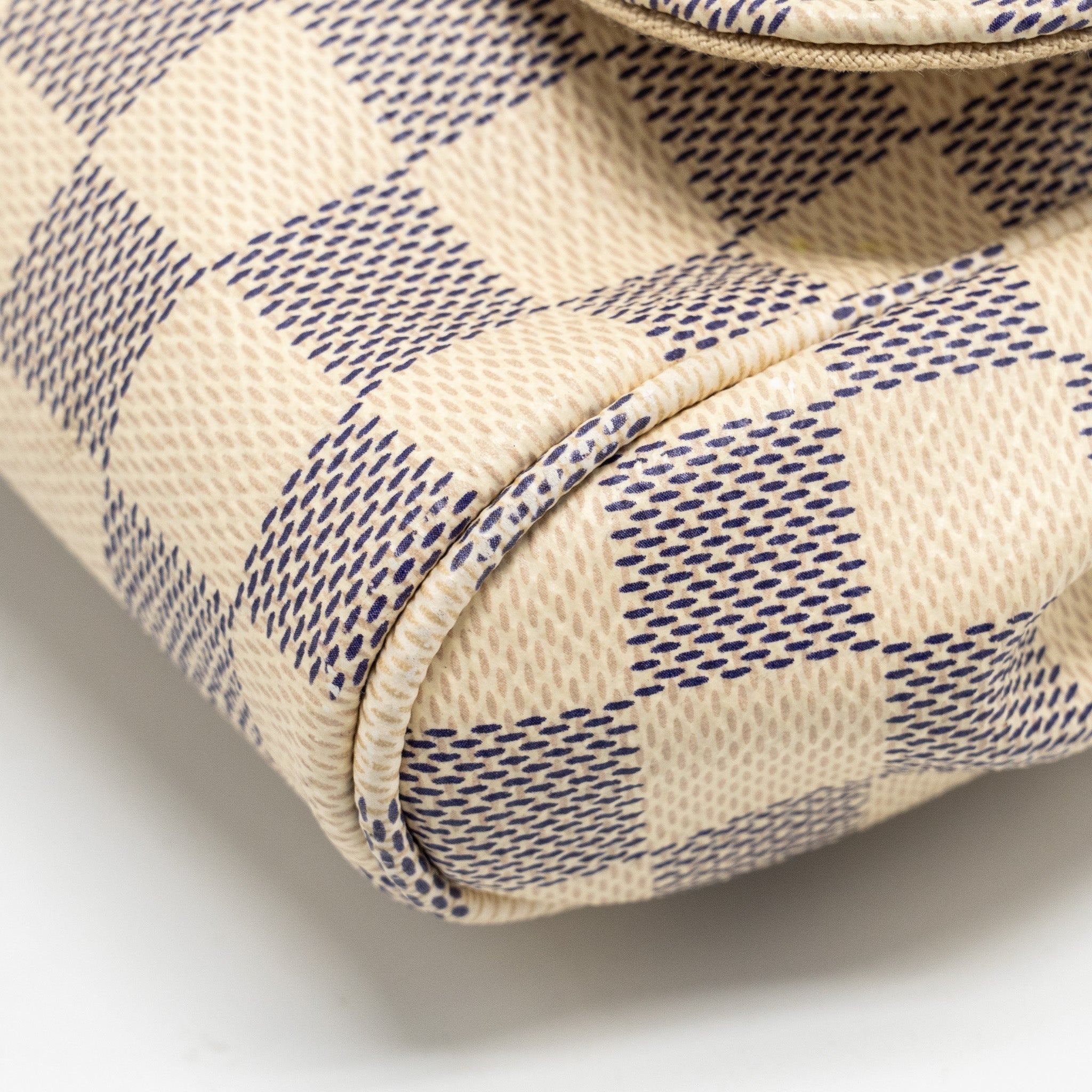 louis-vuitton-favorite-mm-damier-azur-canvas-ghw