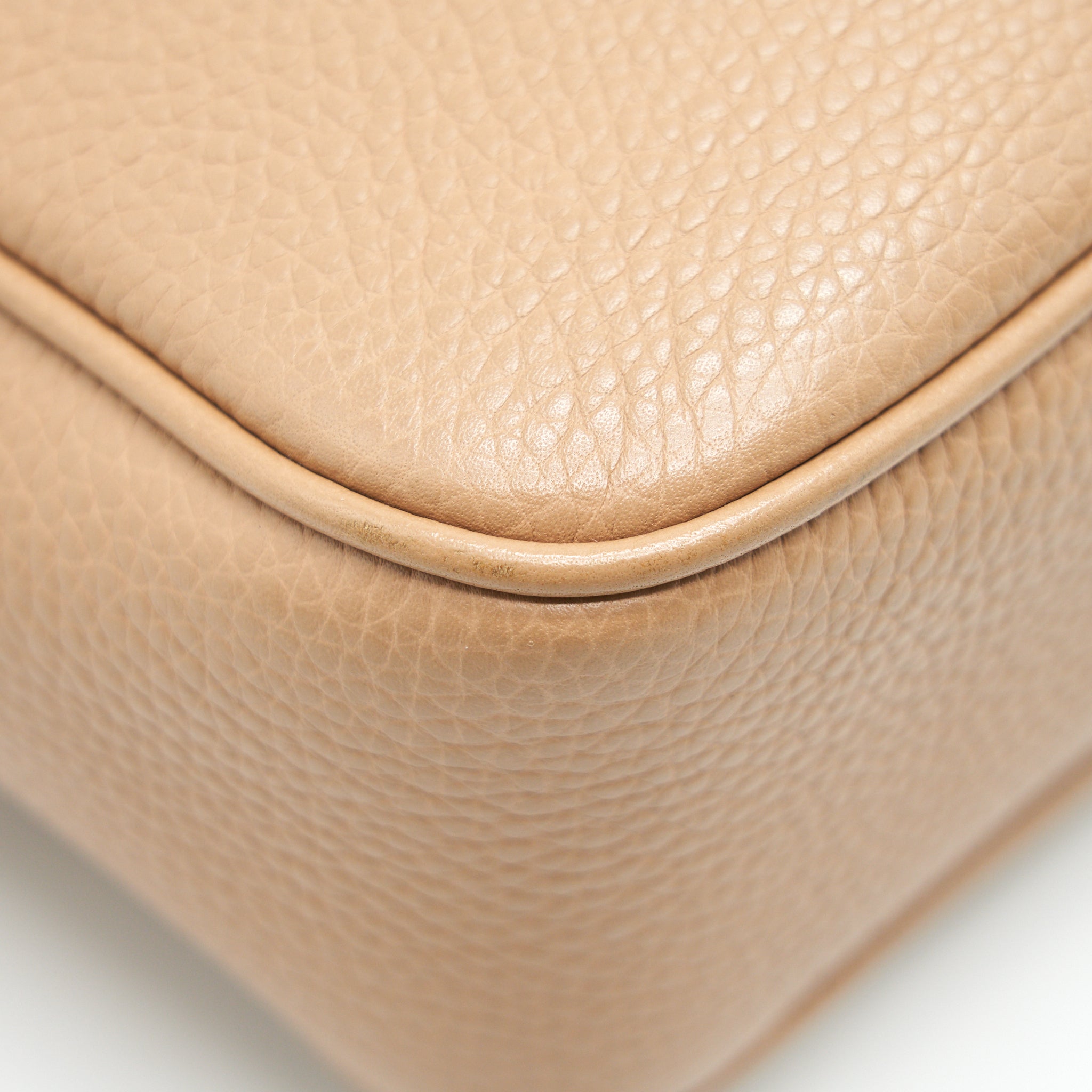 gucci-soho-camera-bag-beige-1